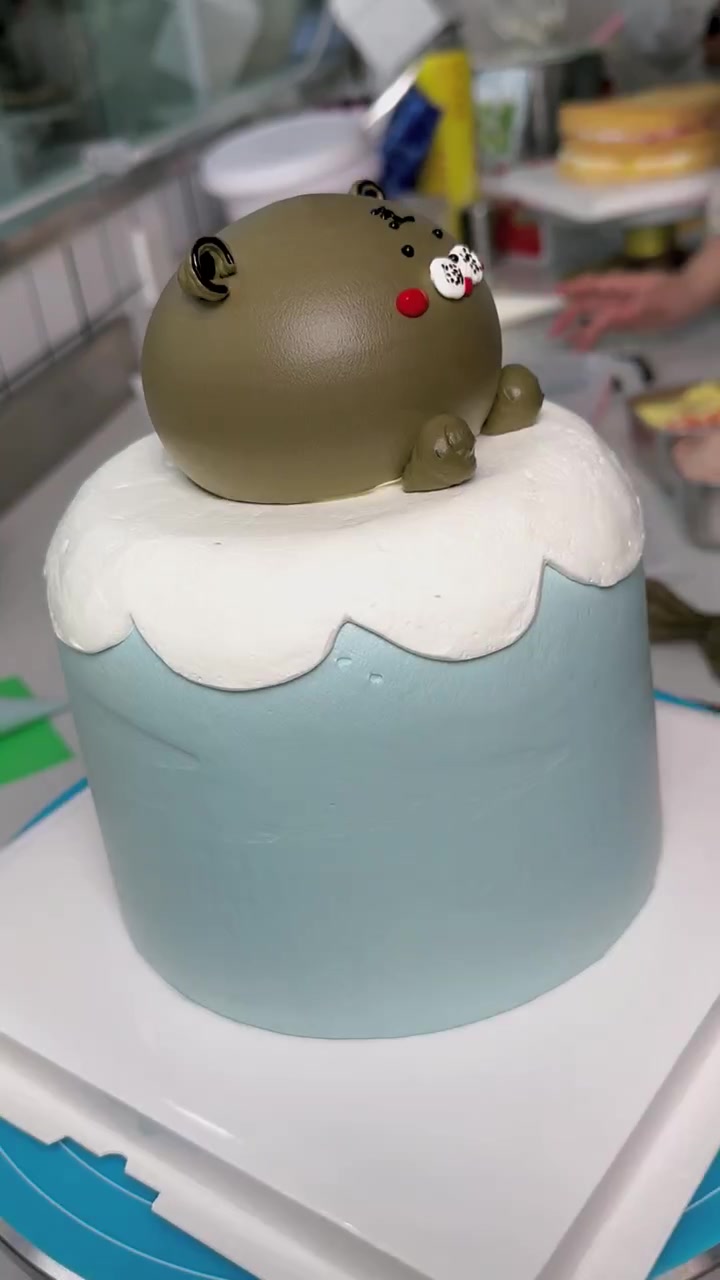 男孩款生日蛋糕制作过程