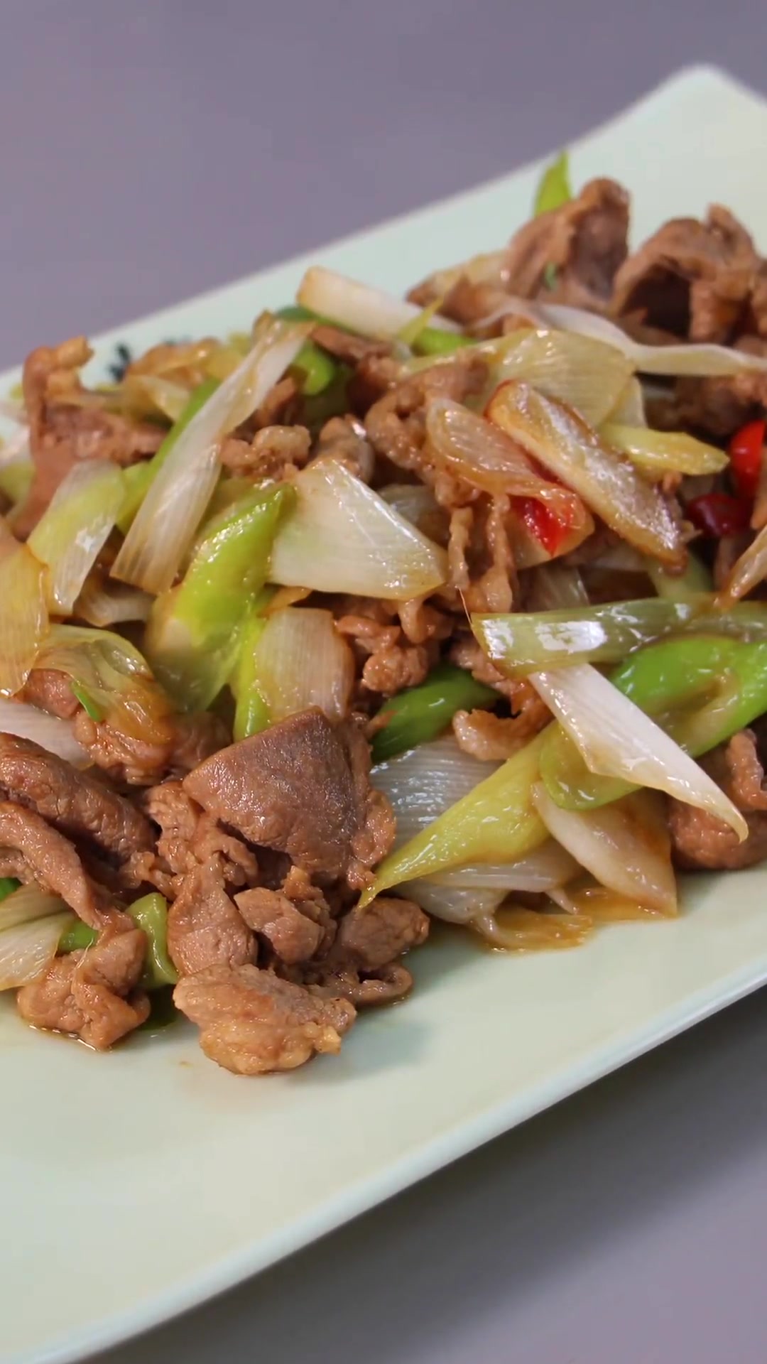 马彪教你做一道经典名菜葱爆羊肉,味美鲜香容易复刻的下饭神器