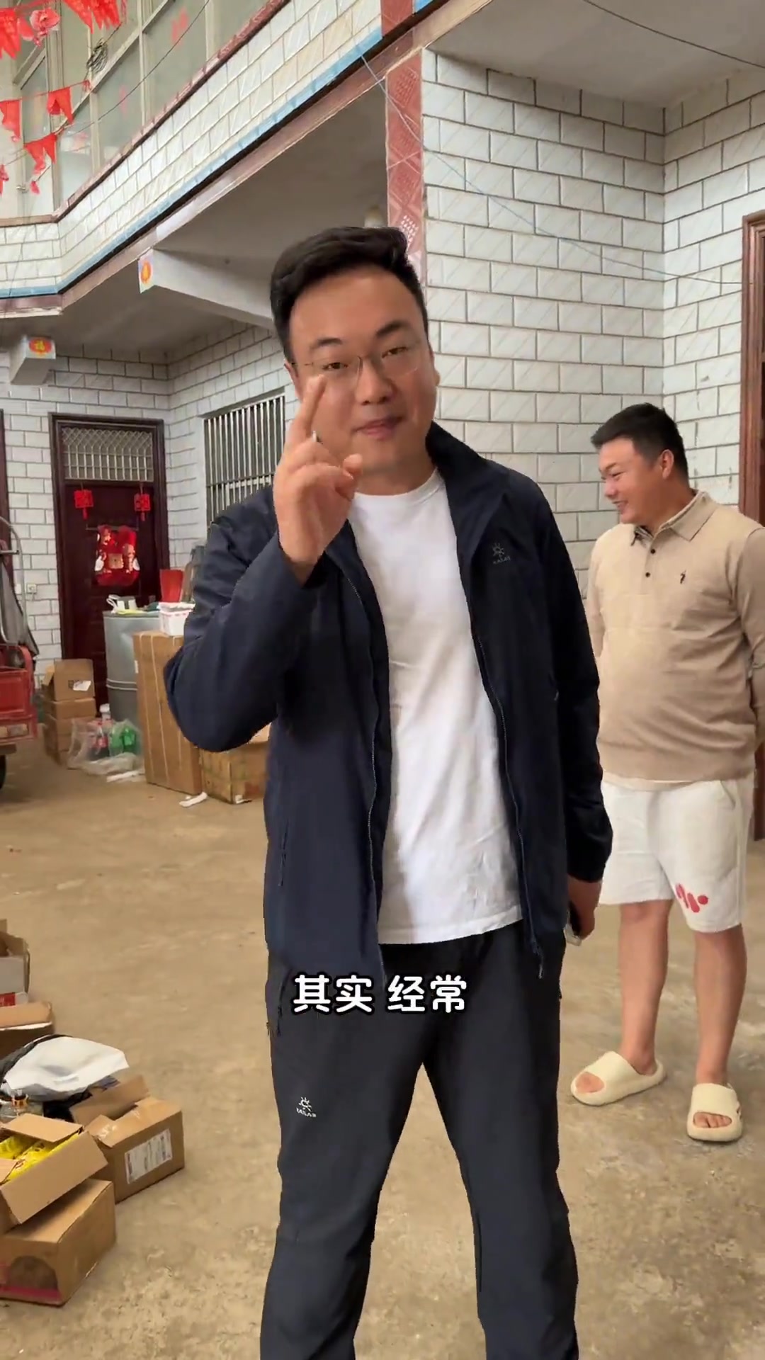 我妈快过生日,我和大哥提前给她定好了蛋糕