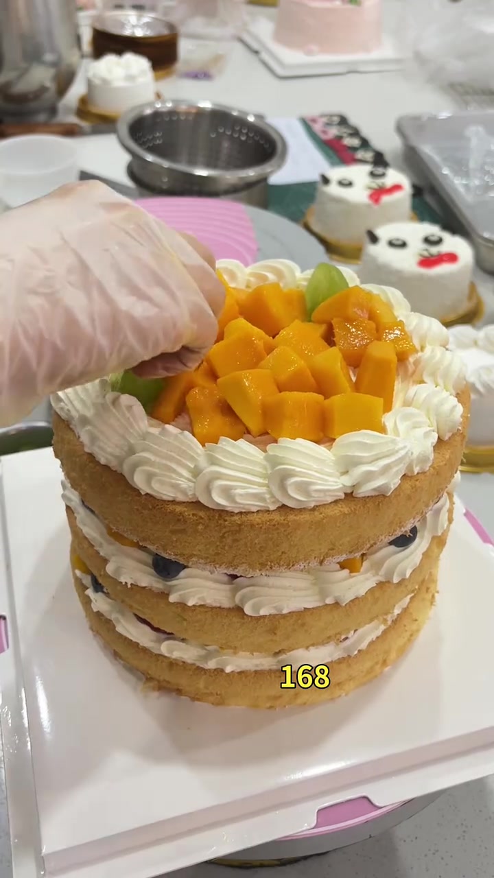 裸胚蛋糕制作中