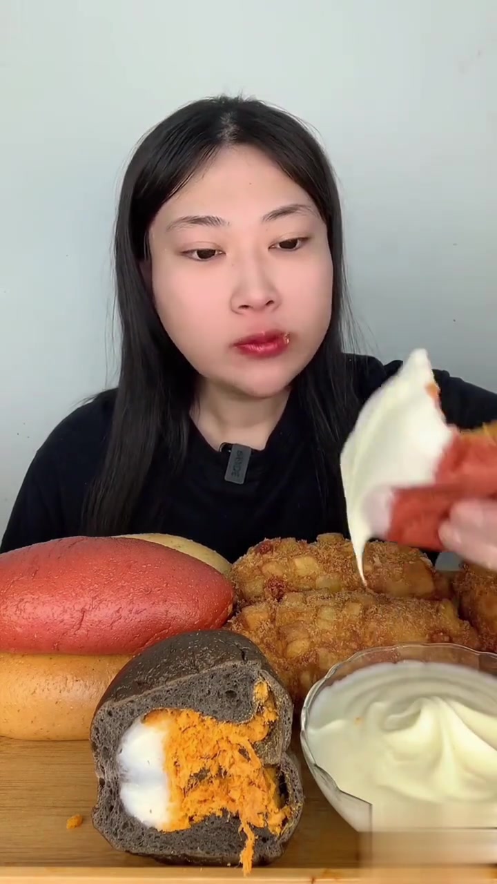 「油炸蛋」美食更新,芝士拉丝热狗棒/欧包,吃晚饭啦,宝子们!