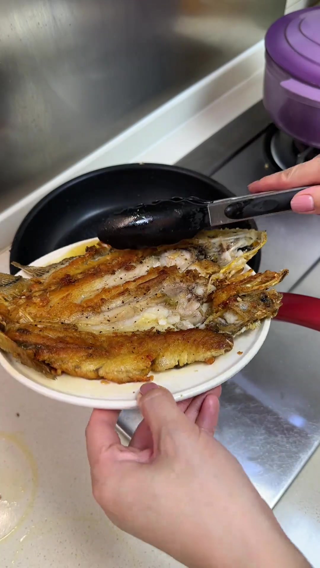 江苏普通家庭晚餐:香煎黄鱼等菜肴超好吃