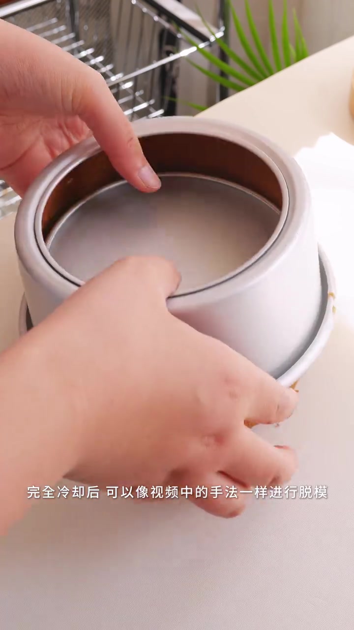 纯粹浓郁的巧克力蛋糕