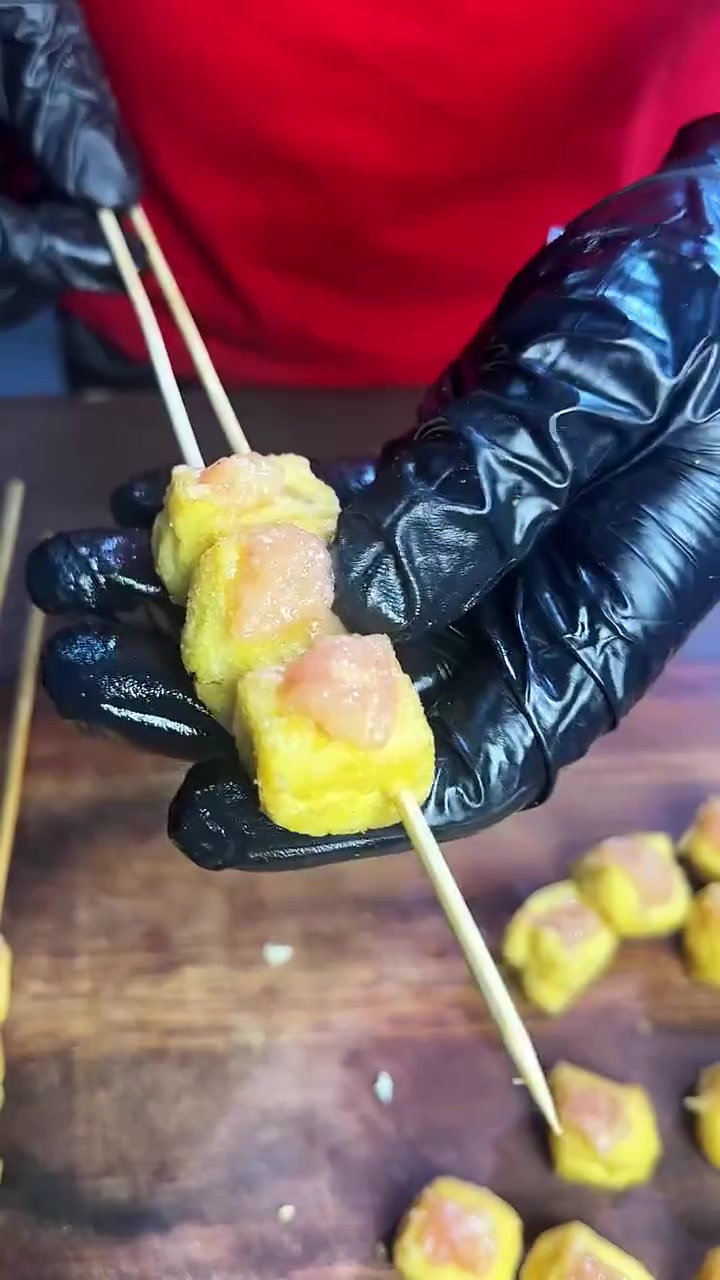 这个豆泡虾滑外焦里嫩,看起来就好吃