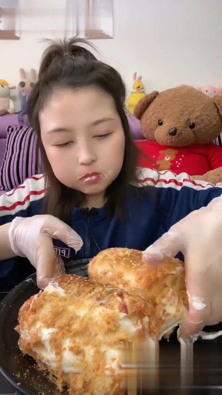 「只有吃和咽」憨妮娜娜自制酱多多合集。大家快来感受吞食的极致快感!