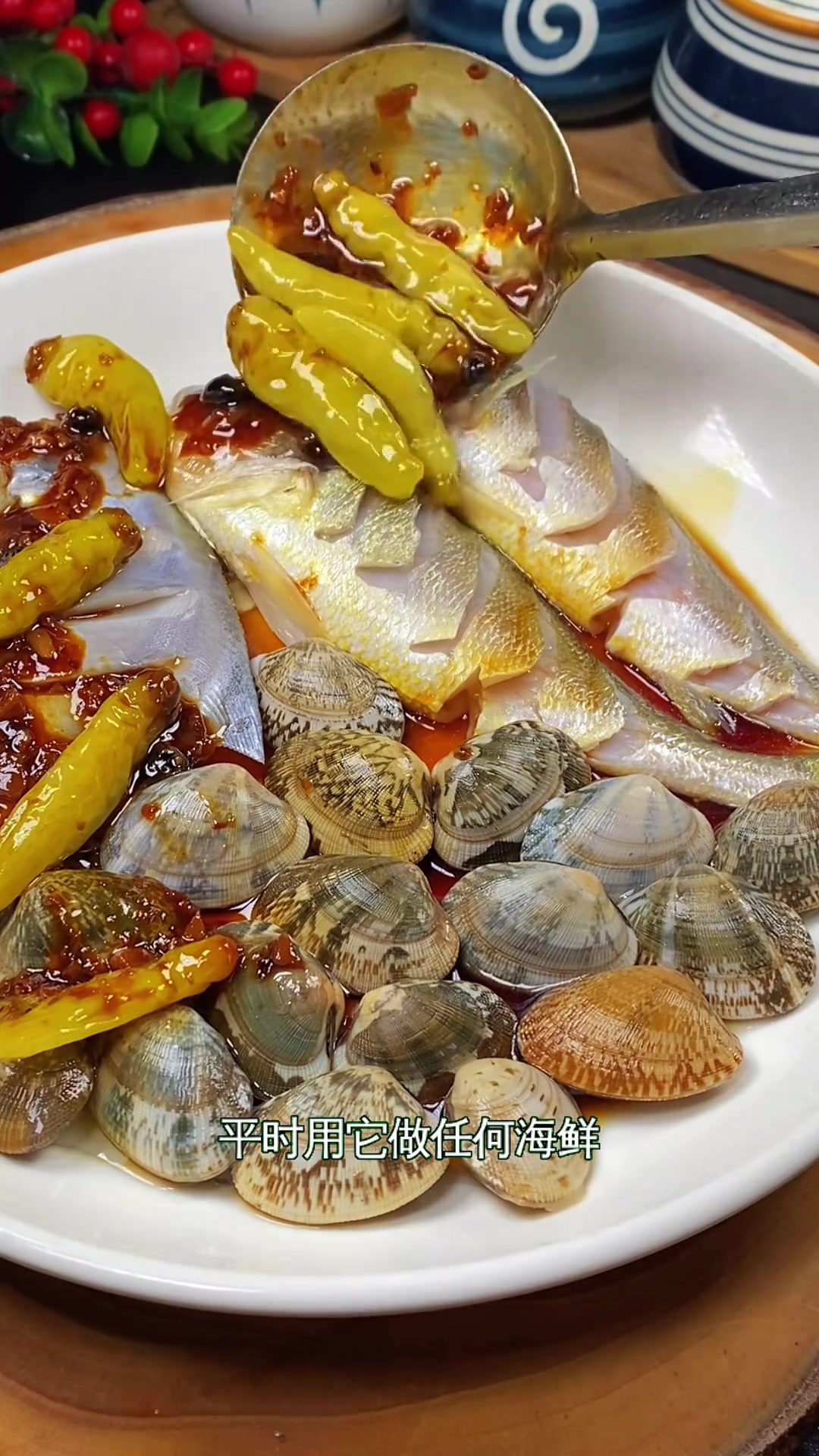 您一定想不到,将各类海鲜简单的蒸一蒸,竟然是我们温州各大饭店里非常热门的一道特色菜