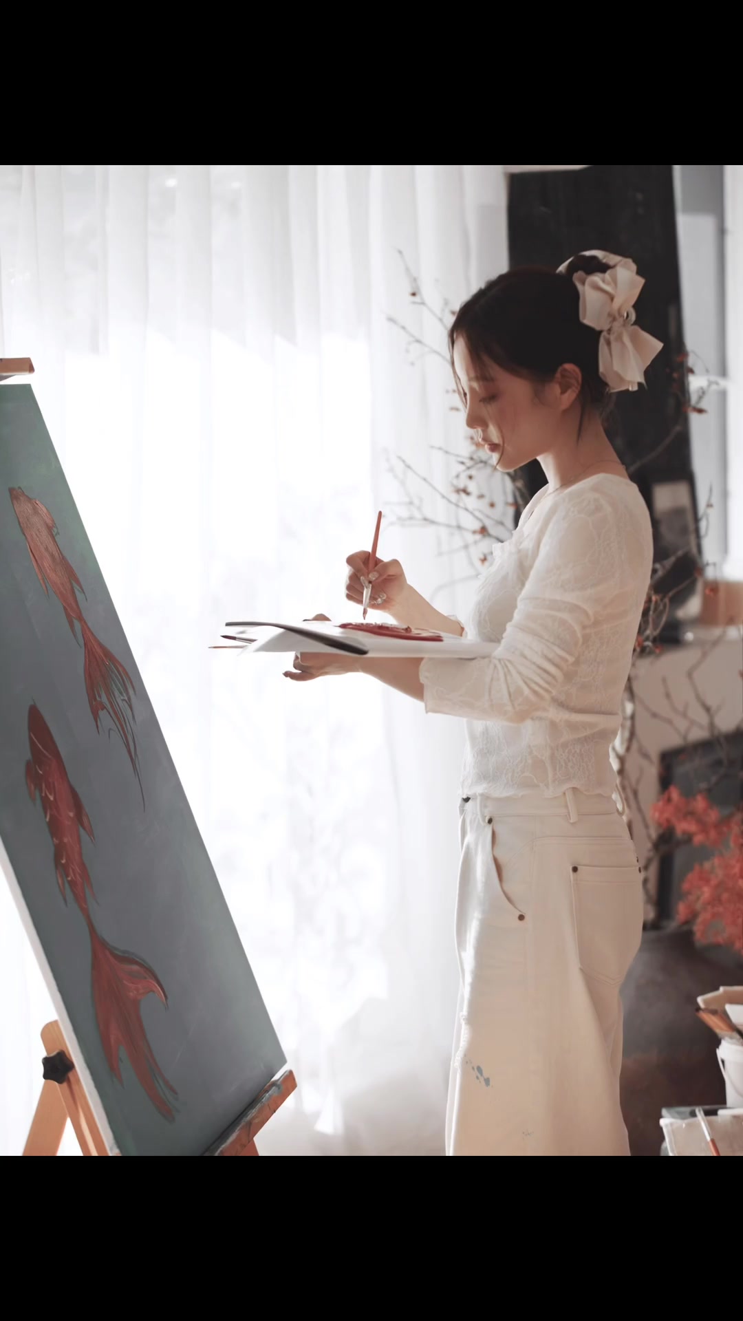 沉浸式创作油画《追光的鱼》