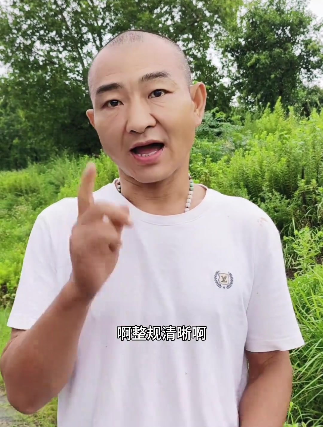 白环蛇常常被人们误认为是银环蛇,因为它俩长的太相似了,但是白环蛇它是无毒蛇,银环蛇是剧毒蛇