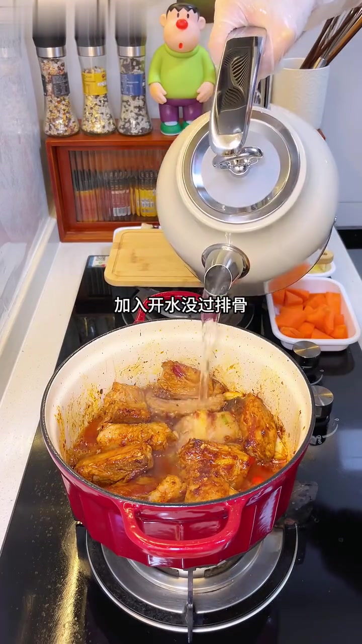 地狱排骨煲、青椒炒芹菜