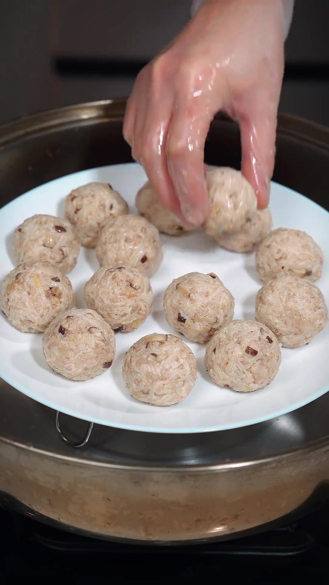 秋冬萝卜新吃法,软糯鲜香蒸丸子简单易做