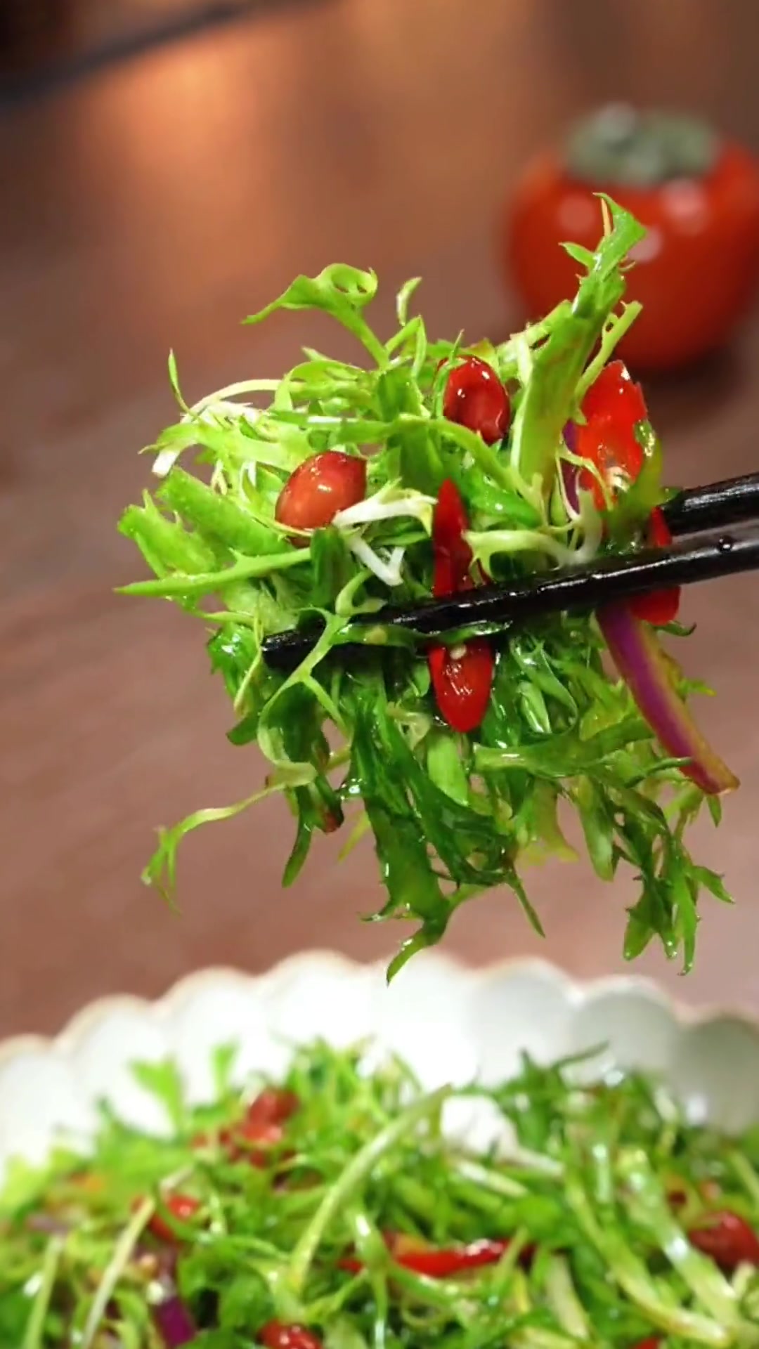 家里有苦苣的,可以这样做一个凉拌菜
