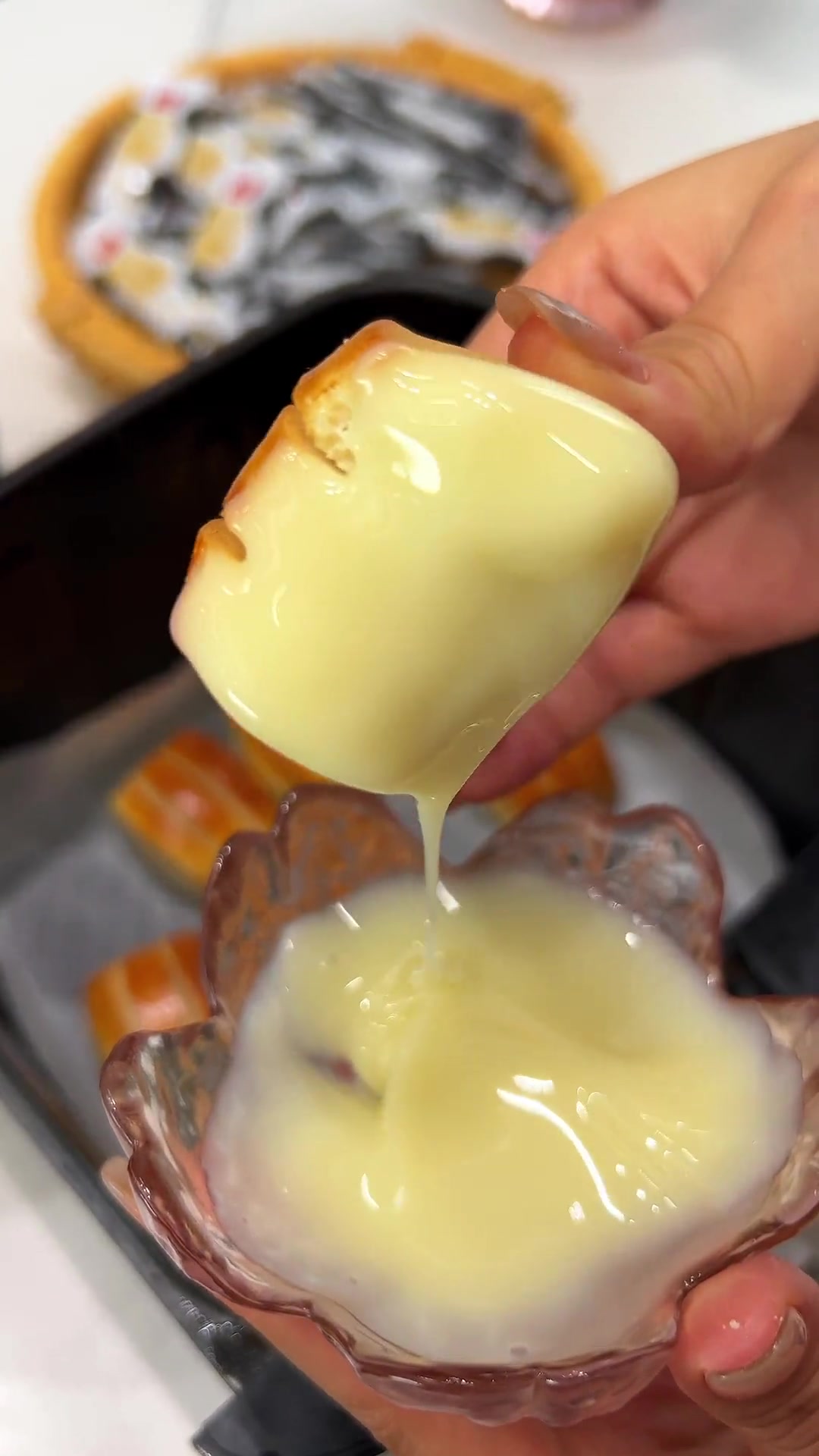 自己在家做炼乳小馒头,太简单了,但是味道真的特别棒～再也不用出去买了