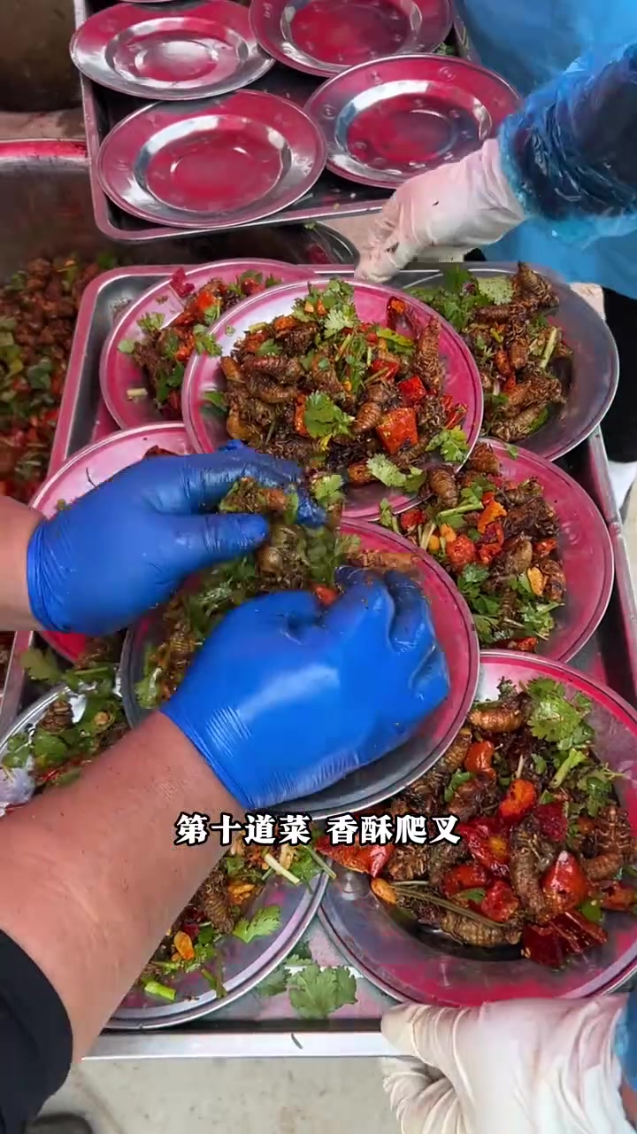 这些菜名太奇葩你能猜出多少钱一桌吗?