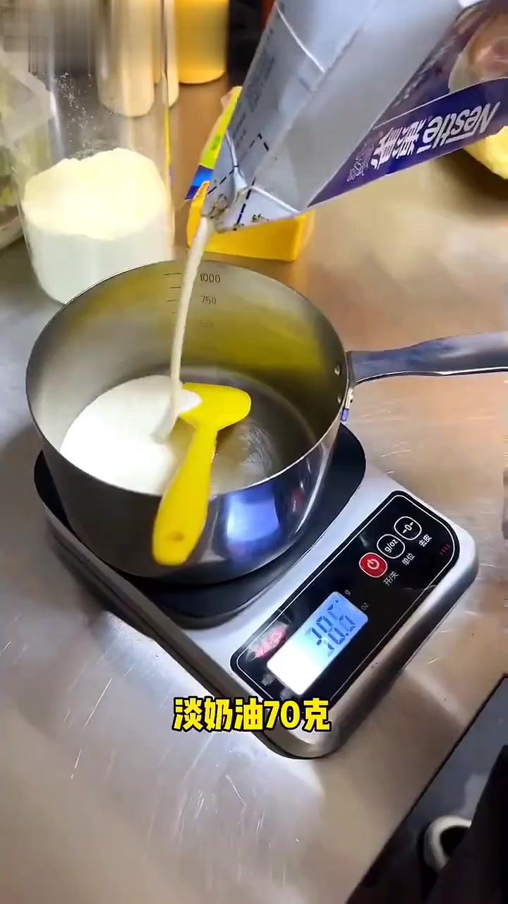 巧用芝士酱,自制瀑布芝士酱汁及汉堡芝士酱配方