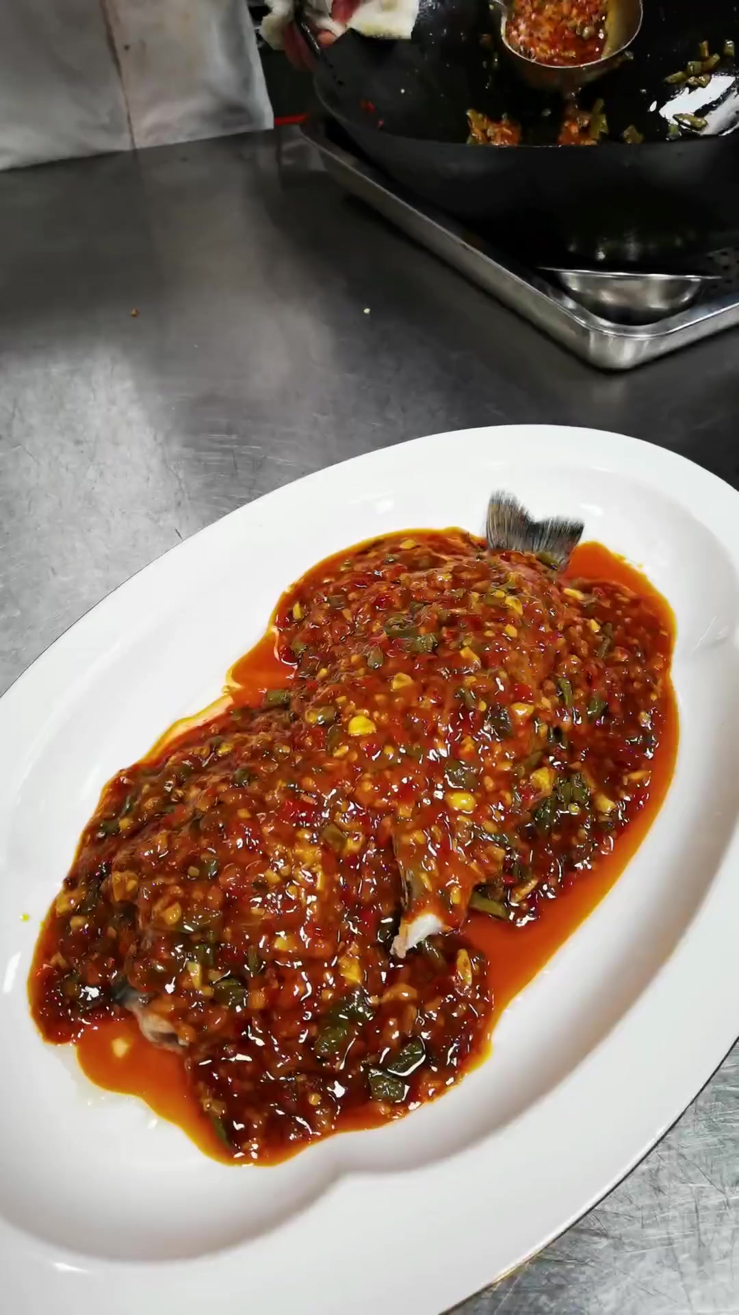 泡豇豆烧肥王鱼,河鲜代表之作,定要教会小师弟