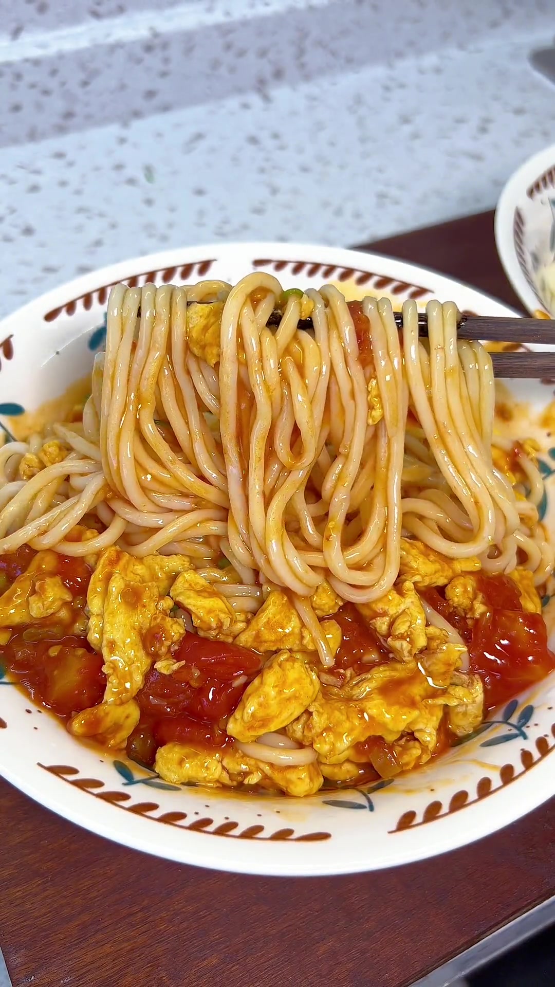 夏天北方人爱吃面条,经典做法酸爽开胃不腻