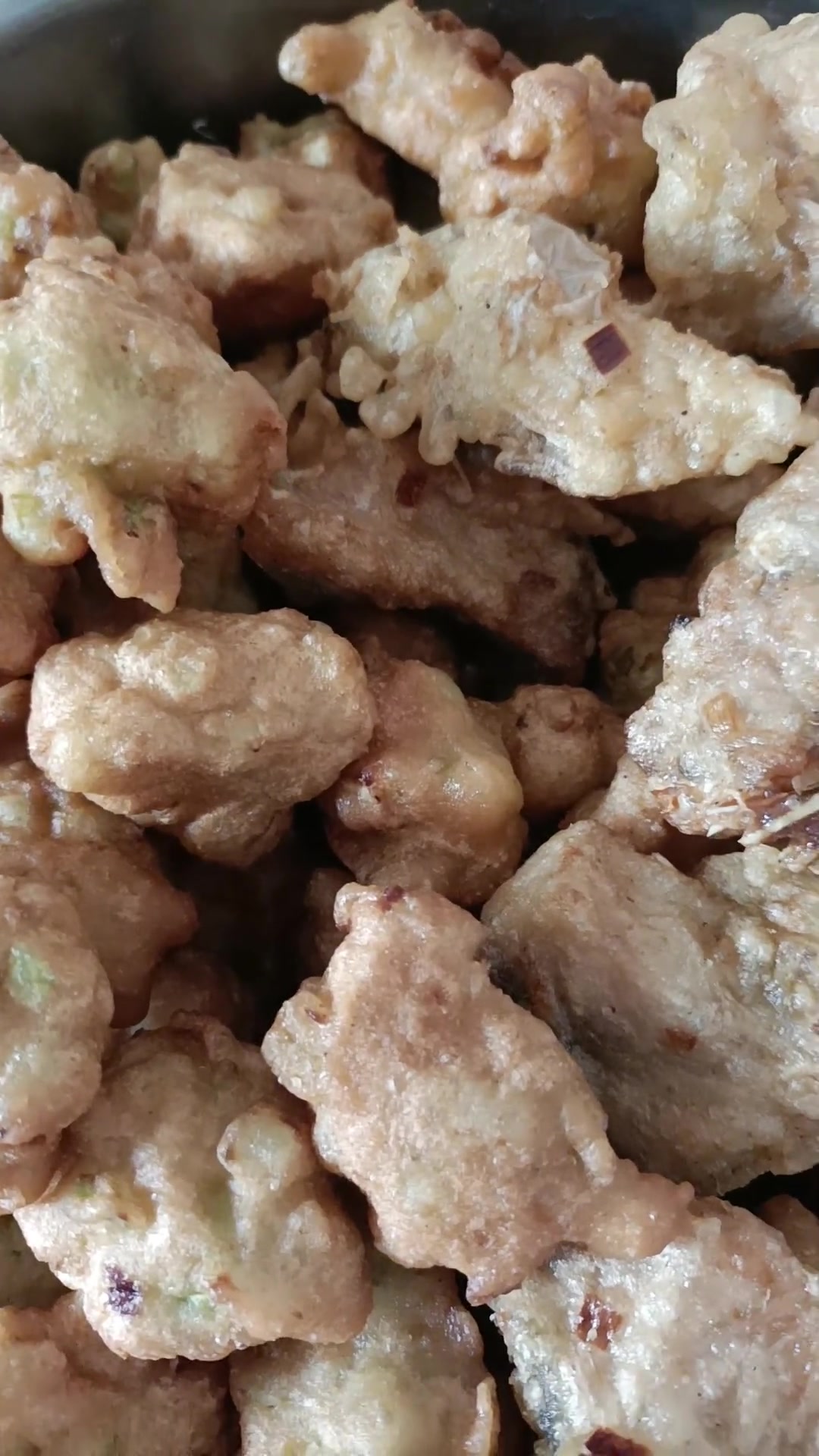 中午自制炸鱼,养好身体不给孩子添麻烦