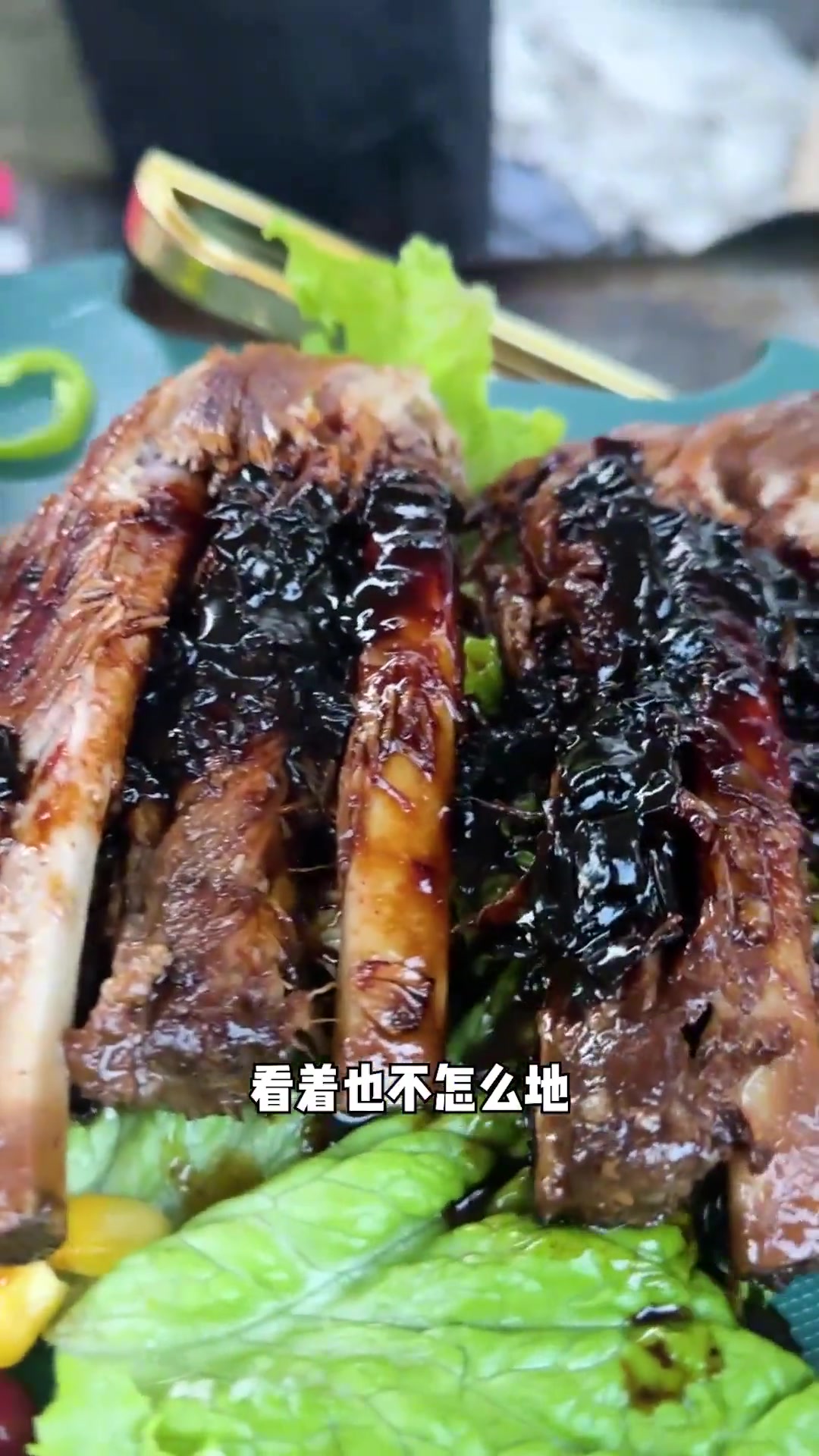 神奇小吃车BBQ猪肋排,自制调料,一咬脱骨超香!