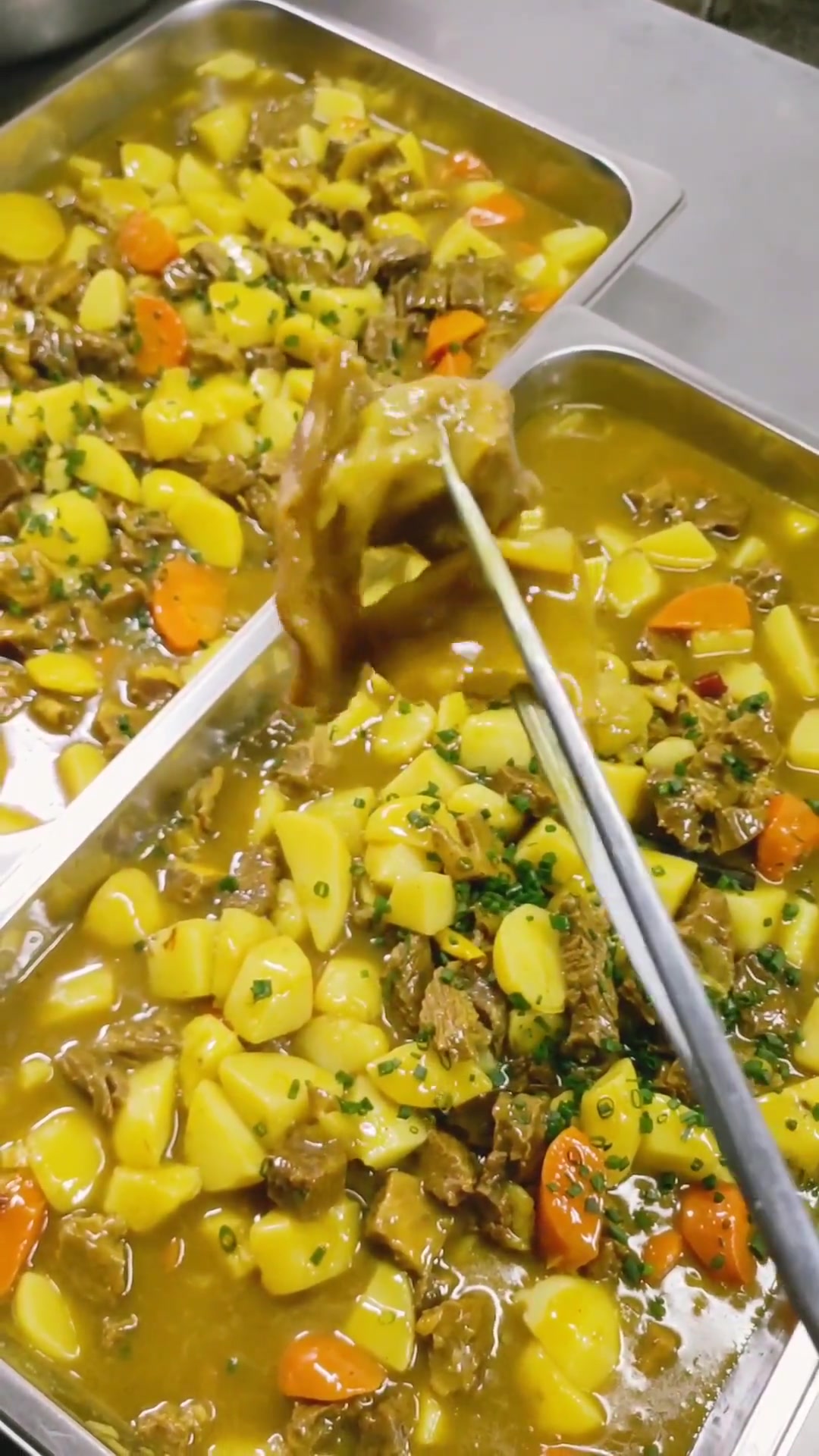 今日分享咖喱土豆炖牛腩做法,做得不好仅供参考