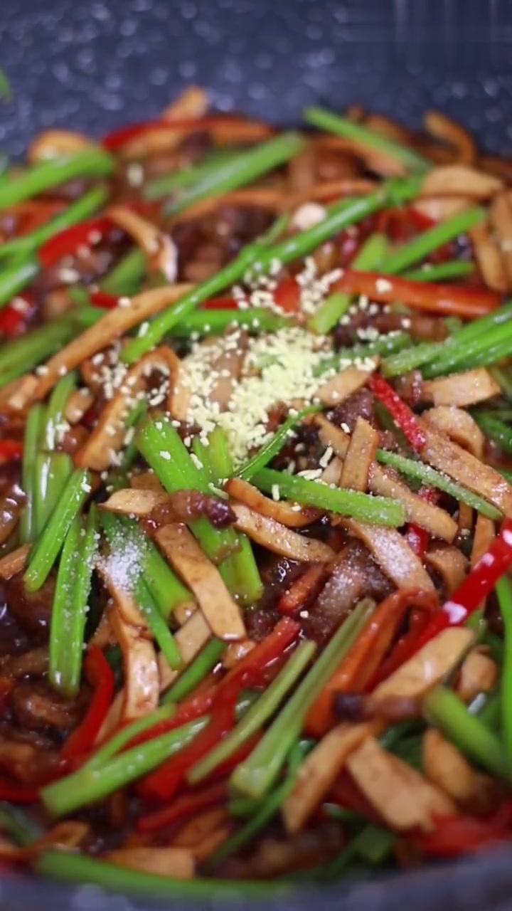 带饭日常|今天吃芹菜香干炒肉