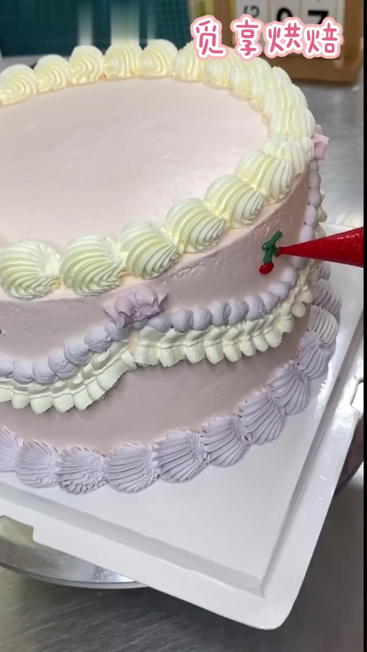 沉浸式制作八寸三层夹心复古手绘蛋糕