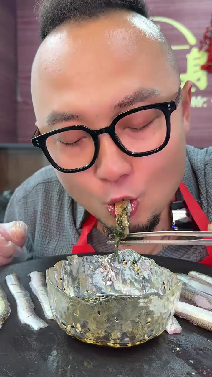 广西空运野生蓝岛鱼刺身，这吃法你试过吗？