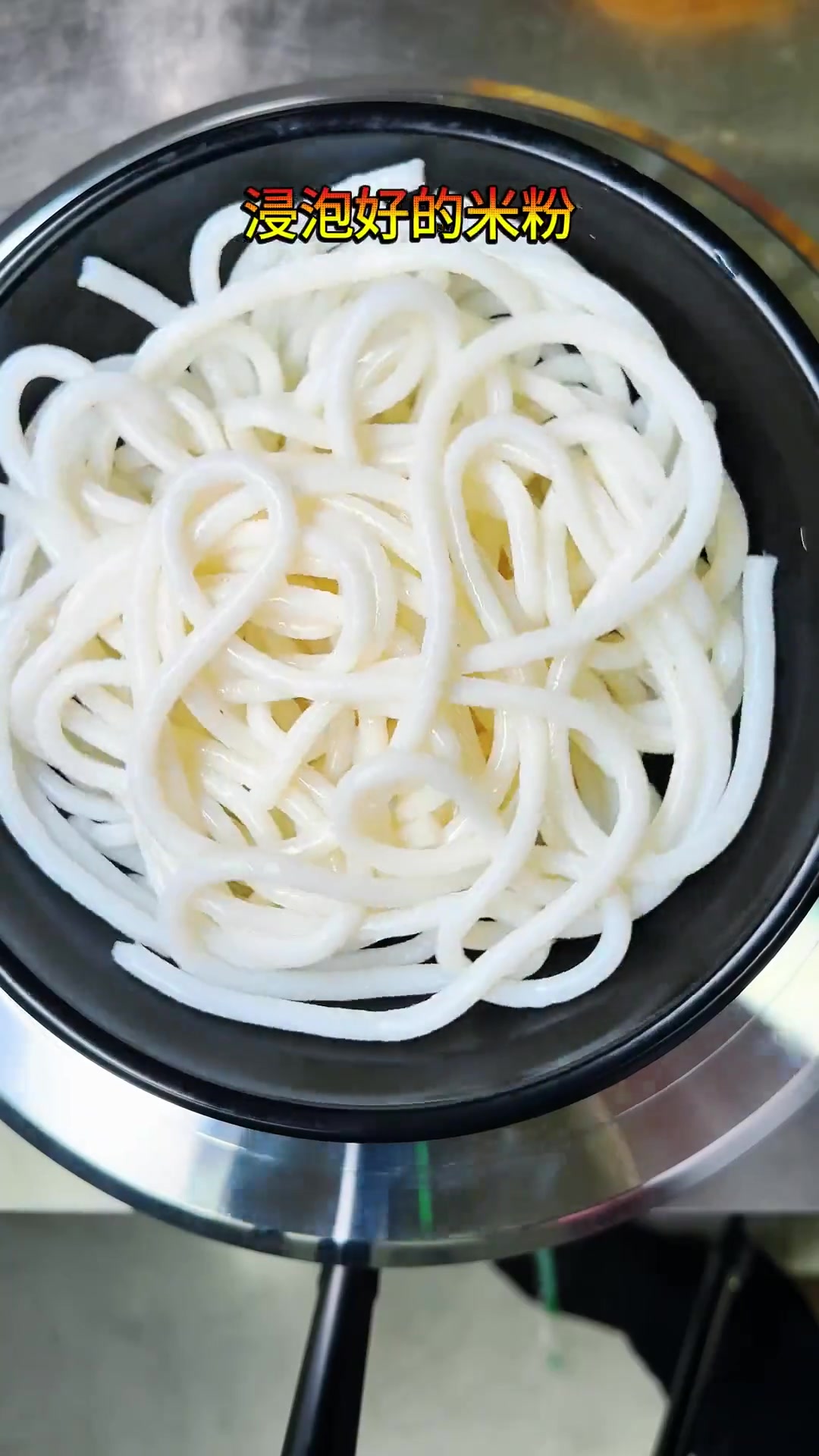 今天带来鸡肉炒米粉做法