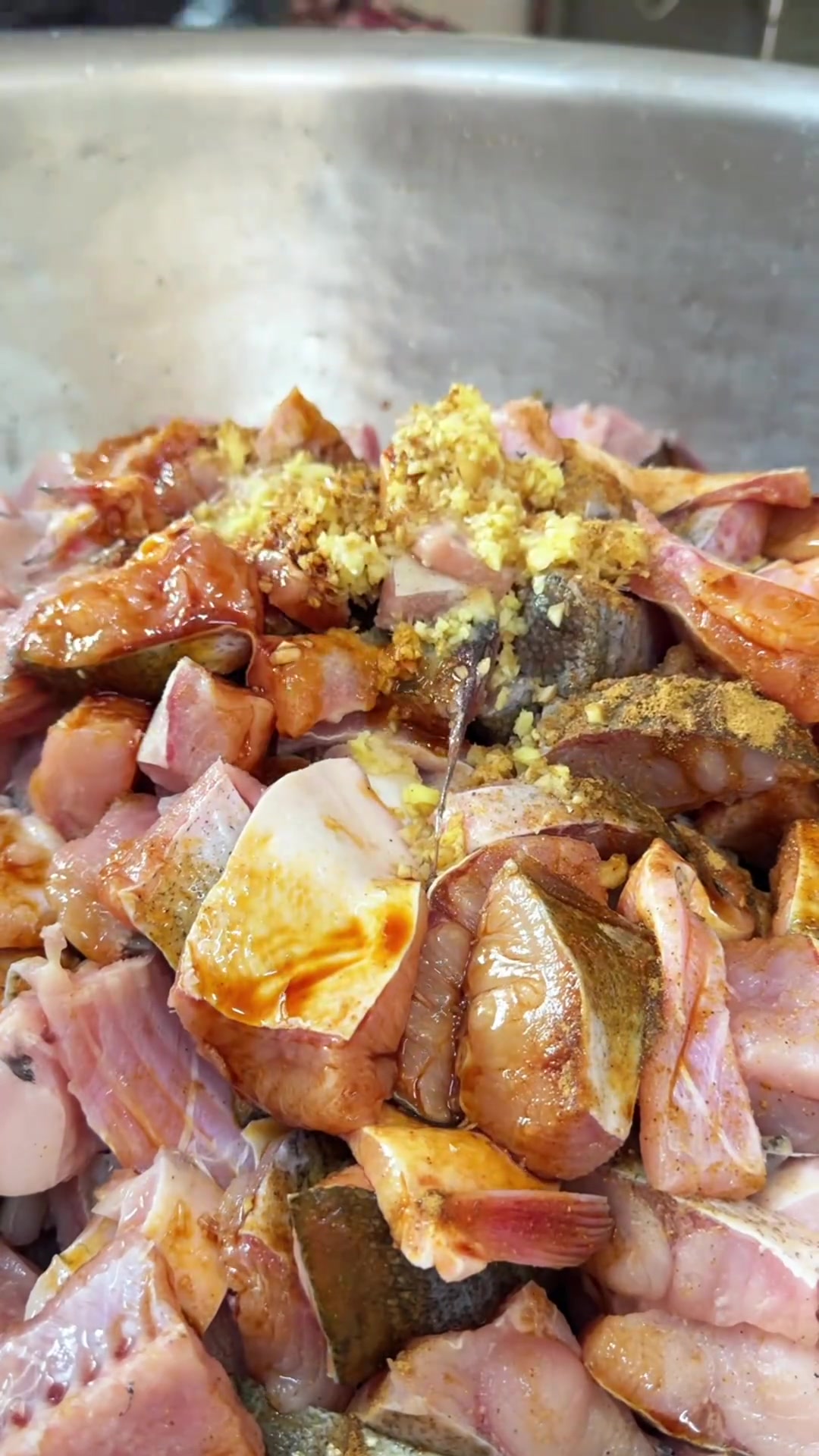 分享食堂蒸菜豆豉剁椒蒸鱼,外焦里嫩超下饭