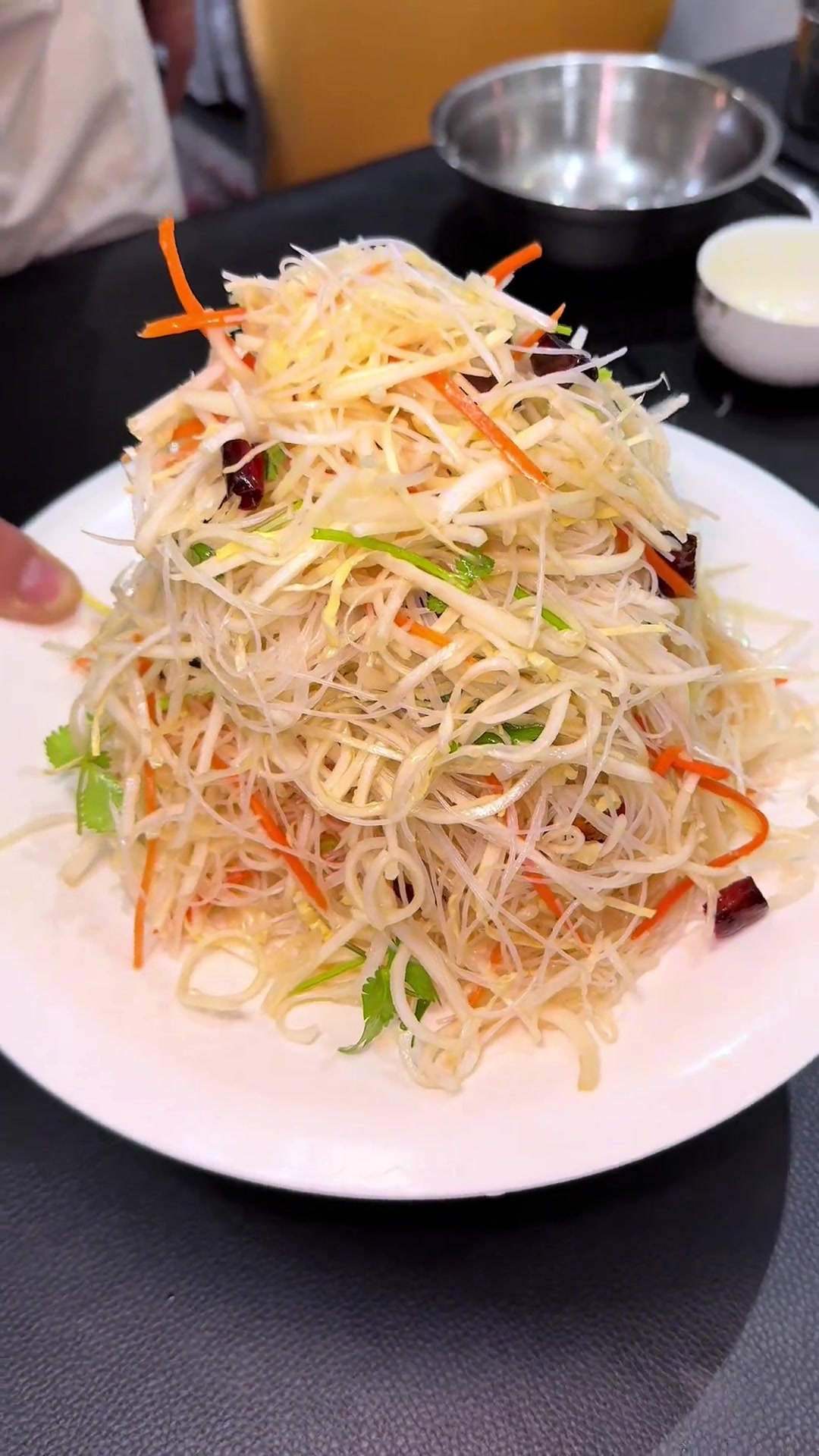 饭店白菜拌粉丝做法,清脆爽口不下汤,快来试试!