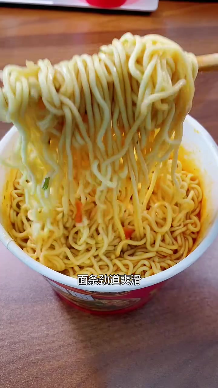 经典口味红烧牛肉面,一块多一桶,到手六桶