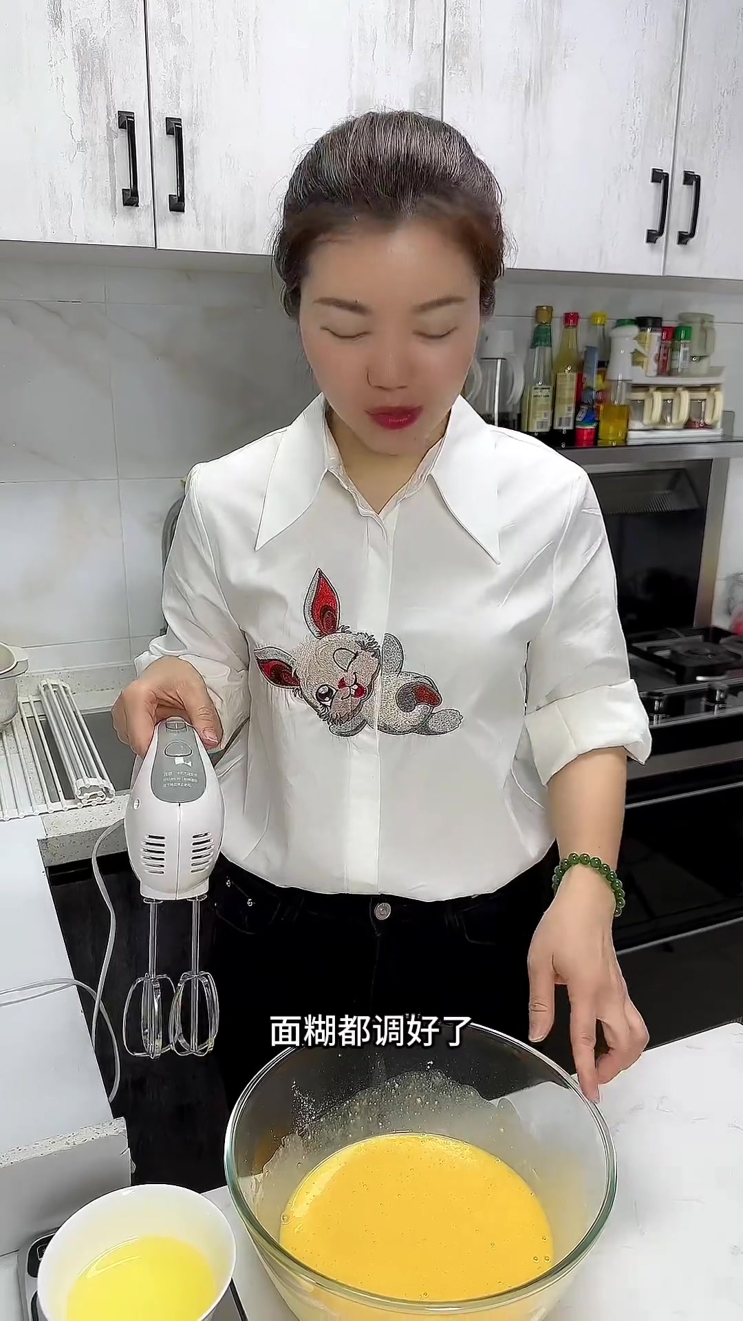 今天在家用电饭锅做的蛋糕,蓬松宣软,做法简单又好吃