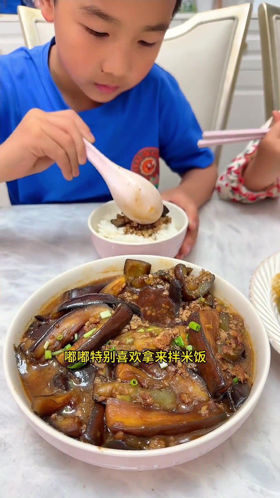 谁能拒绝这碗肉末茄子拌饭?不油炸超下饭还能拌面