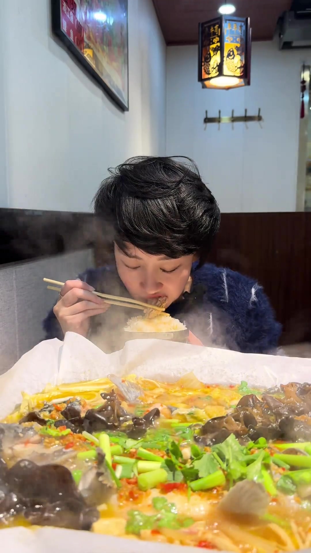 啊,来小胡同里整顿藤椒鱼快活呀