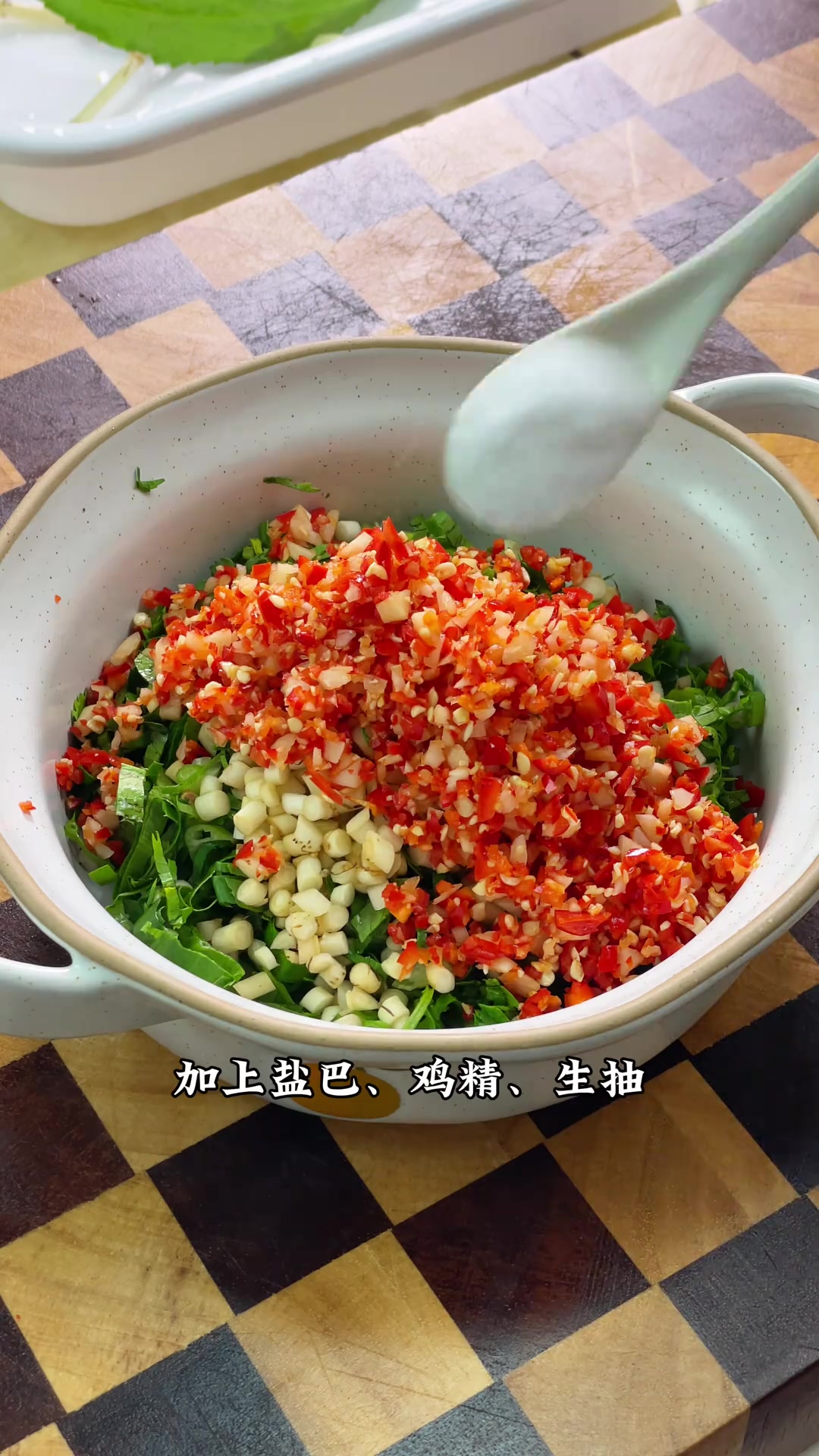 傣味脆炸五花肉搭配灵感腌菜膏蘸水直接香迷糊