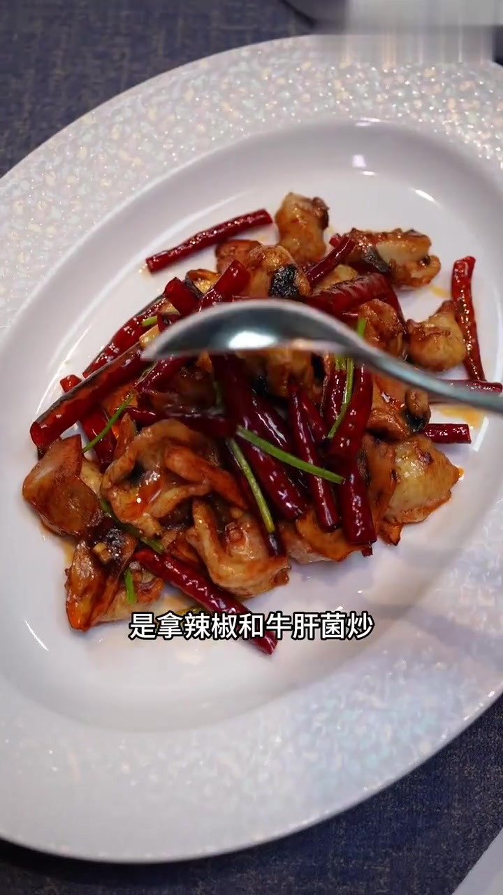 《一饭封神》同款,刀鱼王子。今天是江苏顶级食材巡礼。江鲜海鲜极品菜单,集齐刀鱼河豚溪鳗各种