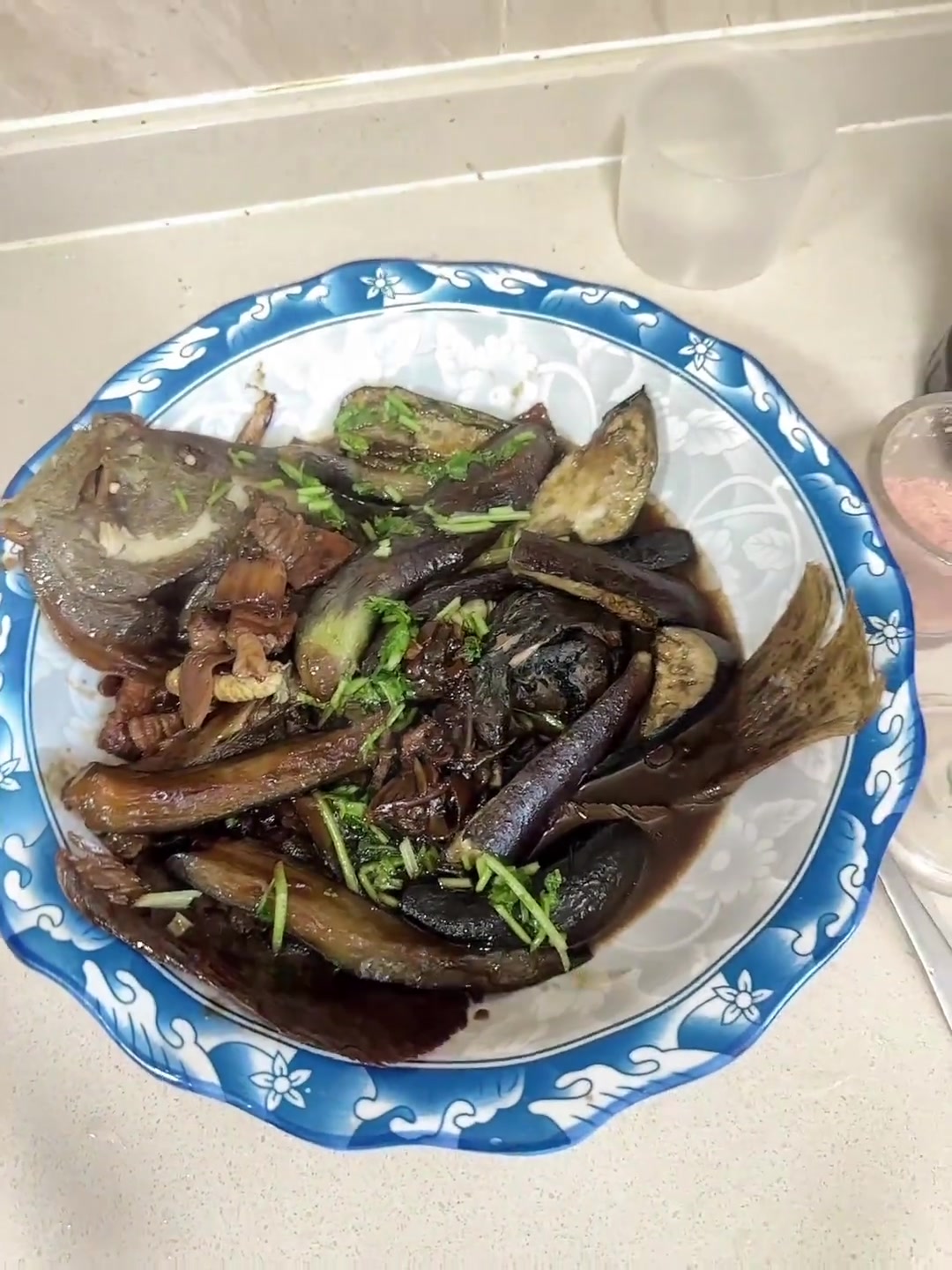 今天吃上顶配版的丑鱼炖蛙