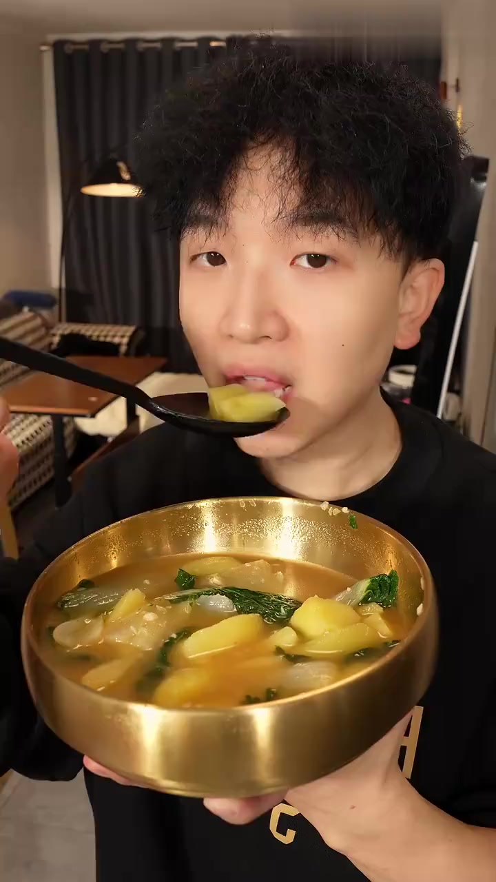 吃干净真能瘦!小白菜土豆汤,香到爆!