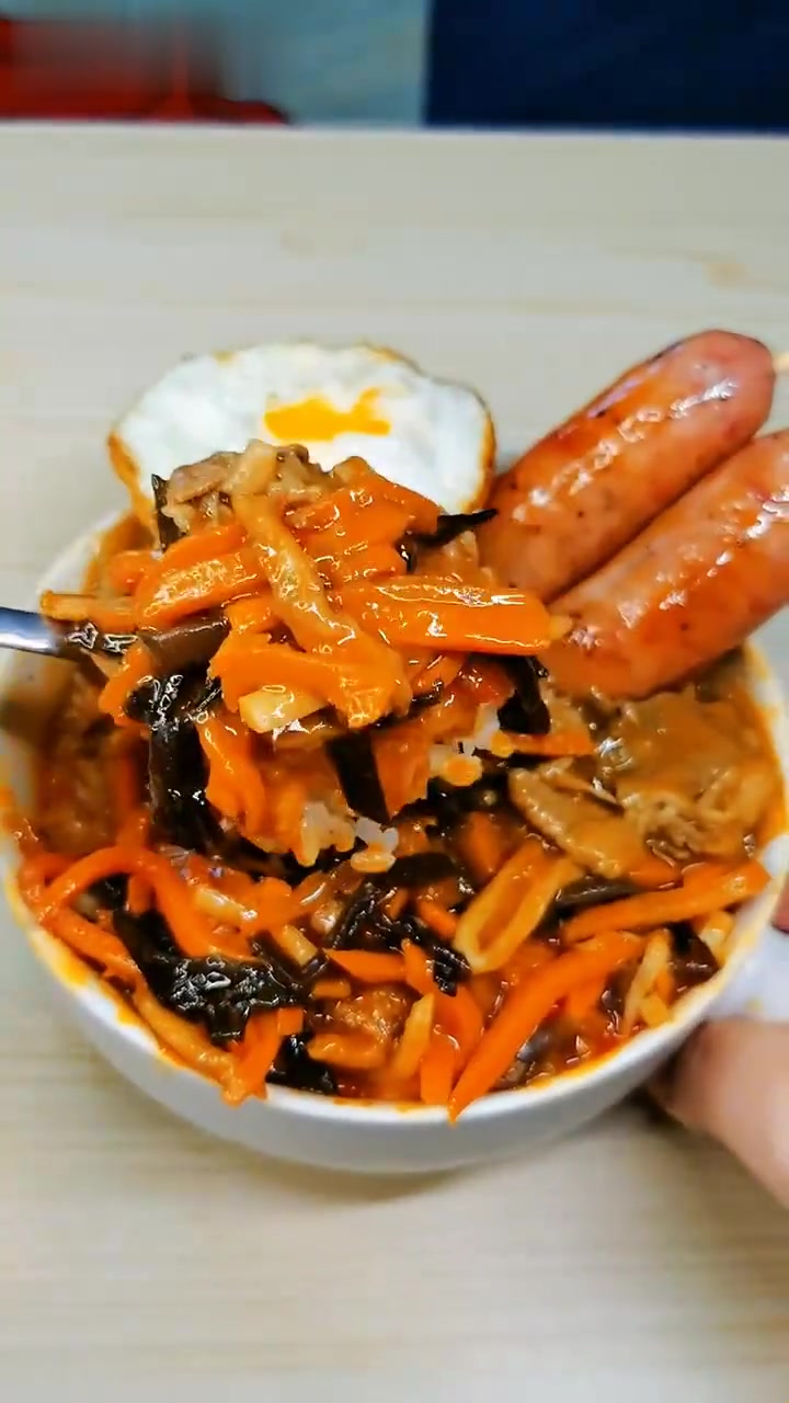 盒饭最爱的就是鱼香肉丝