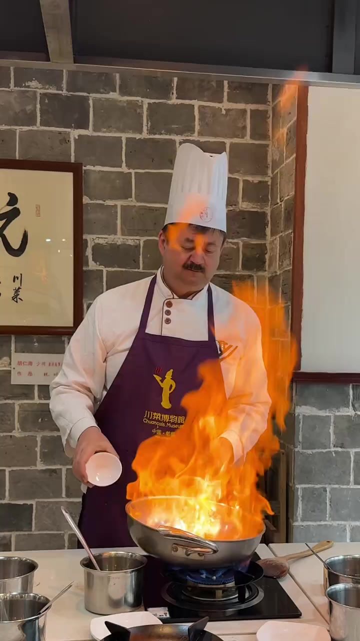 奥地利总领事变身川菜大师？