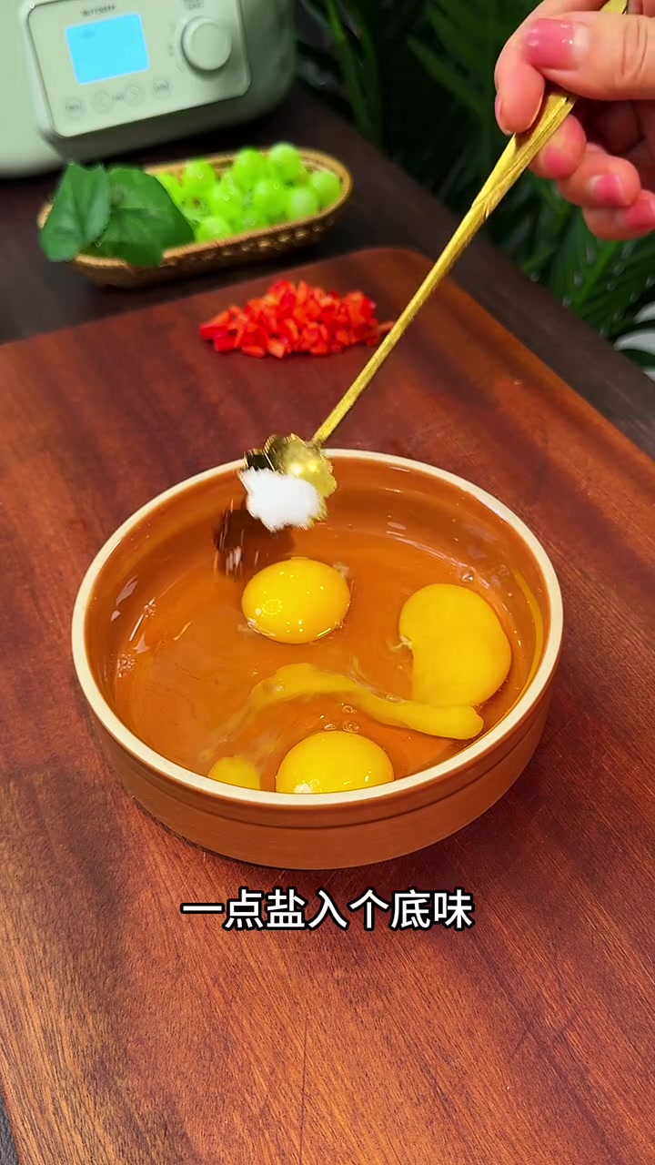 天热不炒菜,小碗菜搞定一家四口晚餐,营养又好吃