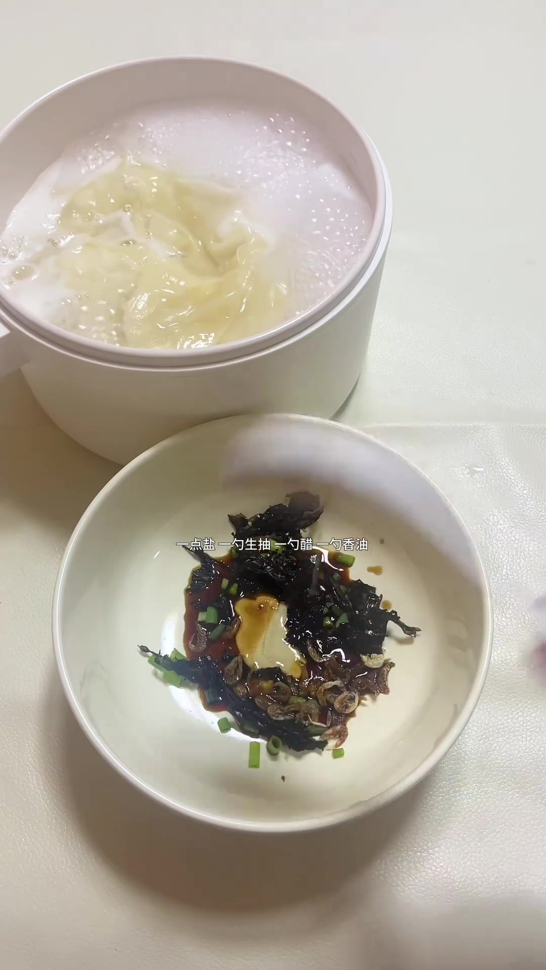 馄饨皮做酸汤面叶,做法简单还超好吃