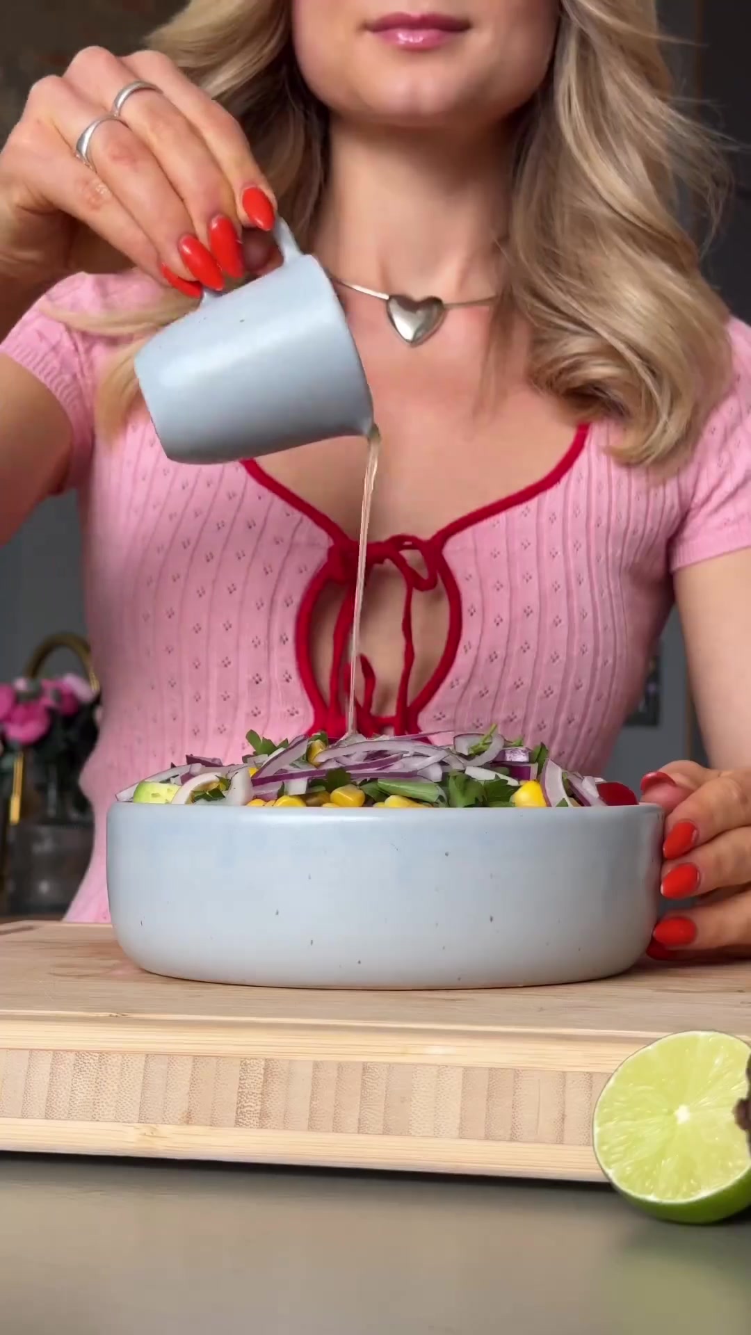 牛油果玉米沙拉,可加鸡胸肉,健康轻食快来试试!