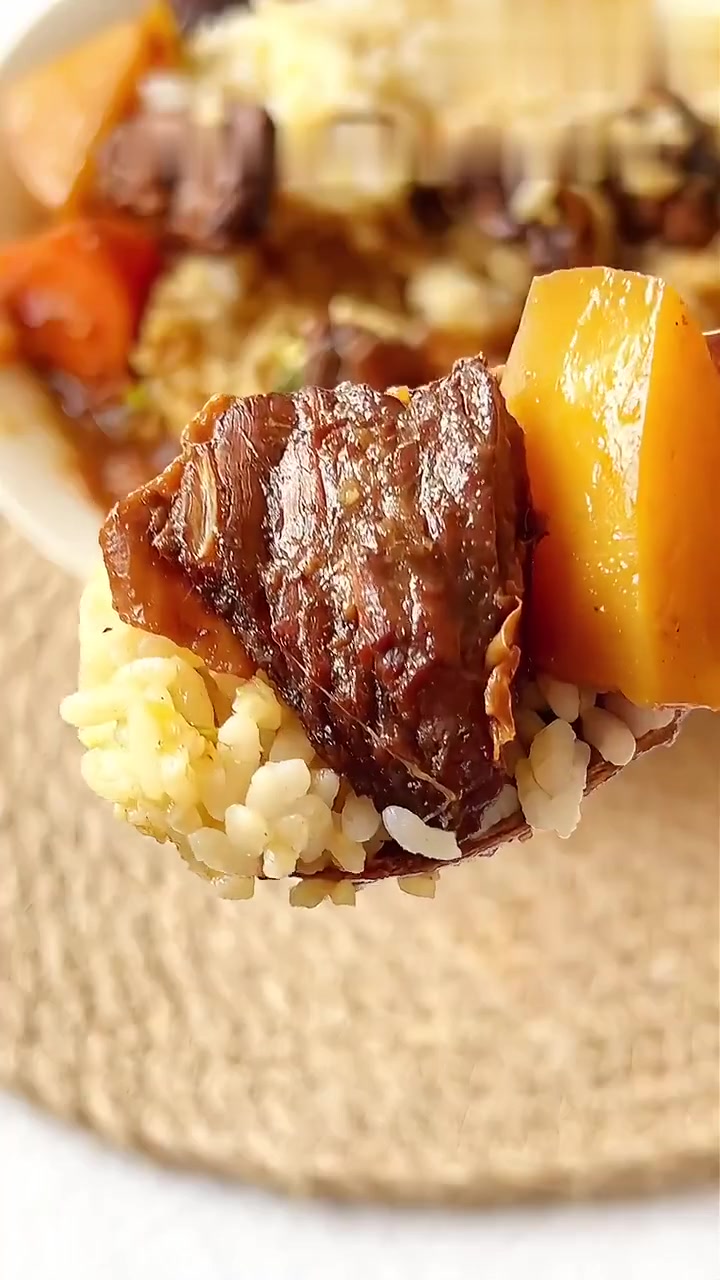 红烧土豆牛肉,软烂入味超费米饭!