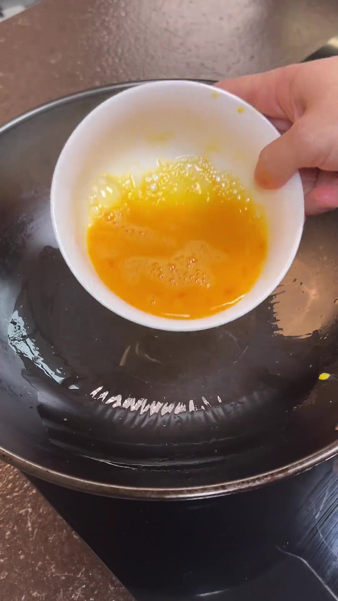 这手鸡蛋烫饭配霉豆腐,实在太爱了!