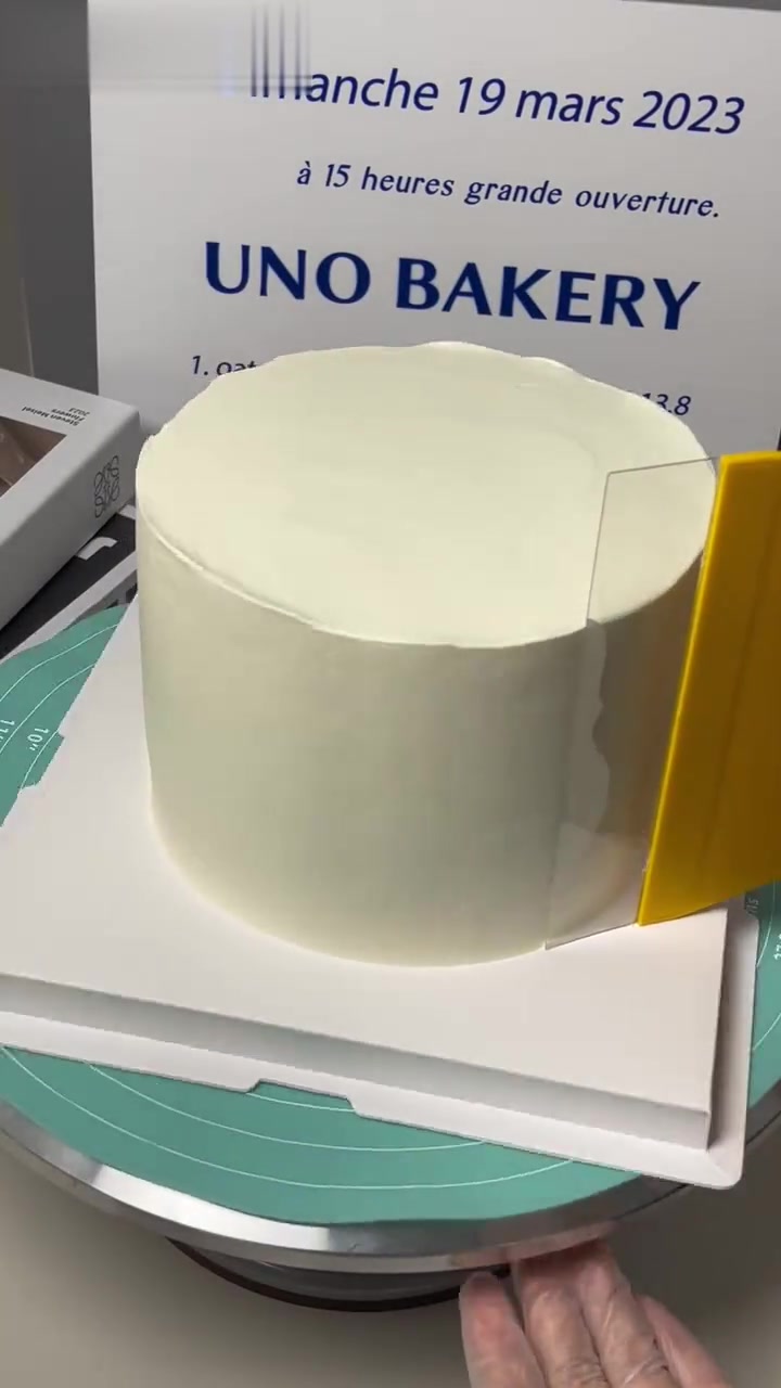 不会画画的我在蛋糕上手绘人偶