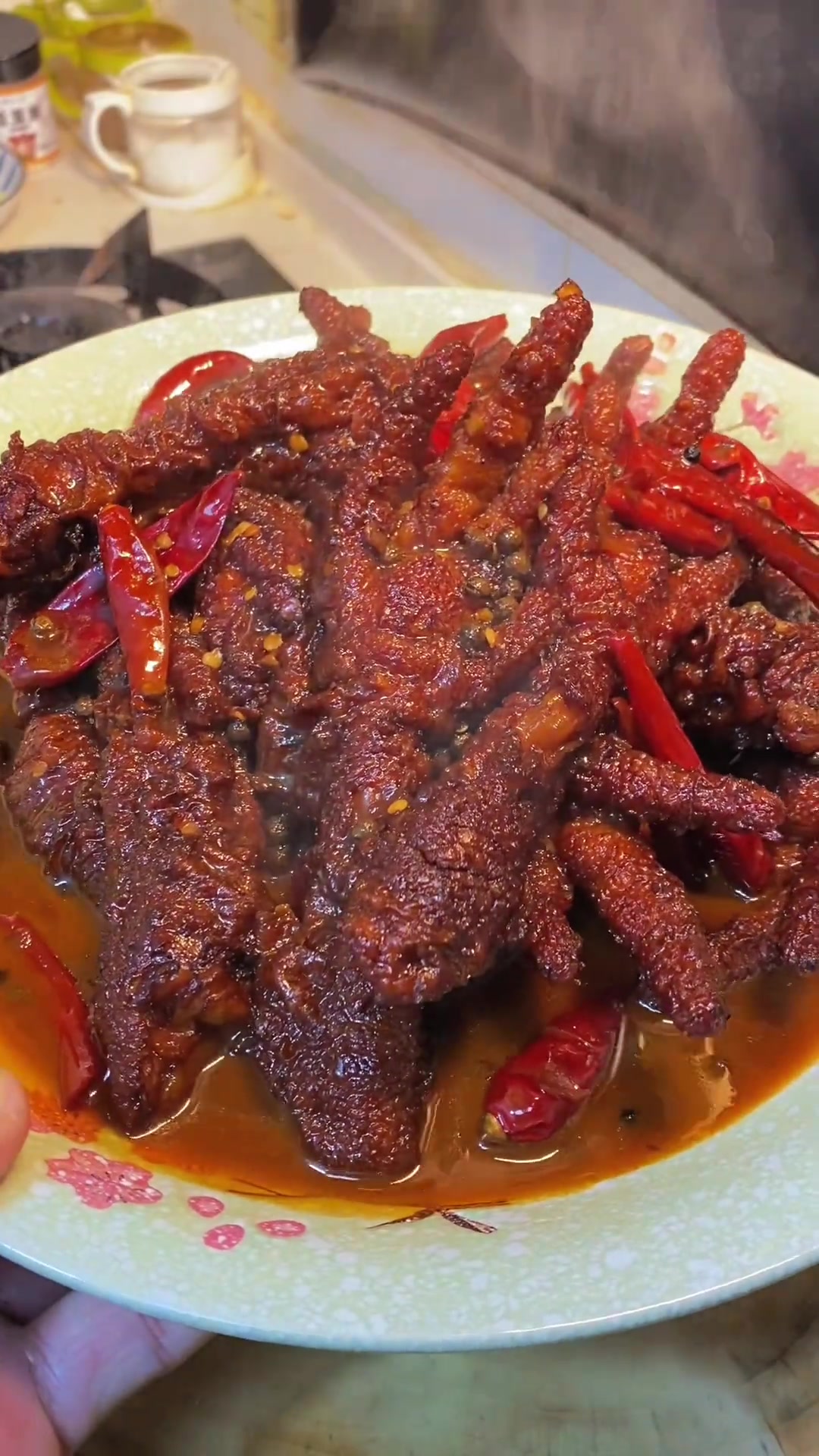 姑娘馋哭!麻辣虎皮鸡爪这样做,上桌秒光!