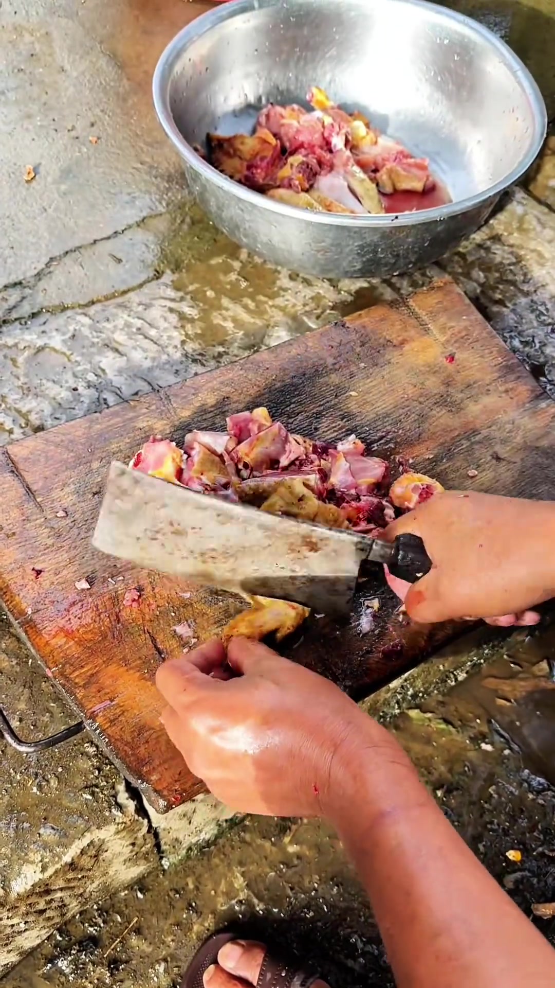 老娘肉类只吃鸡肉,今天给老娘熬一只九斤黄鸡