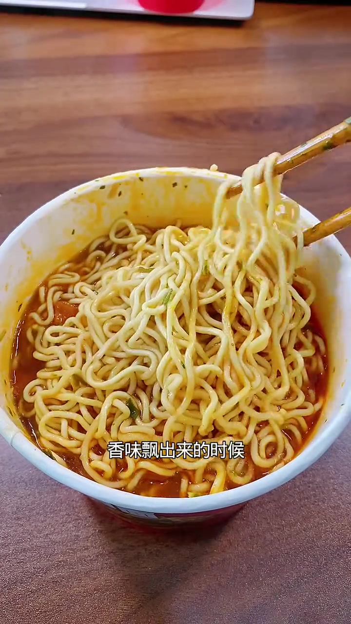 经典口味红烧牛肉面,一块多一桶,到手六桶