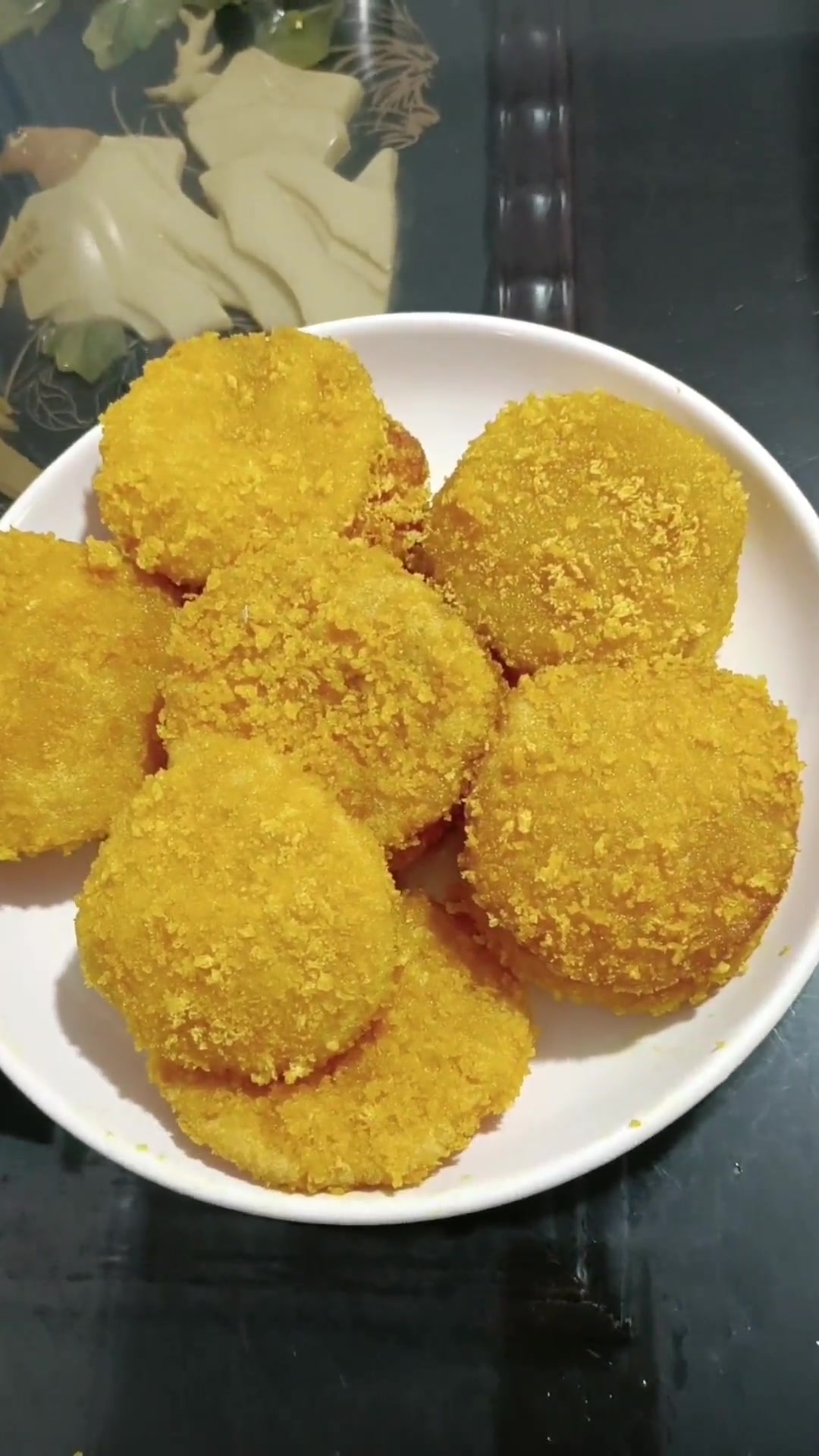 南瓜饼做法超简单,又香又脆,快和孩子动手做!