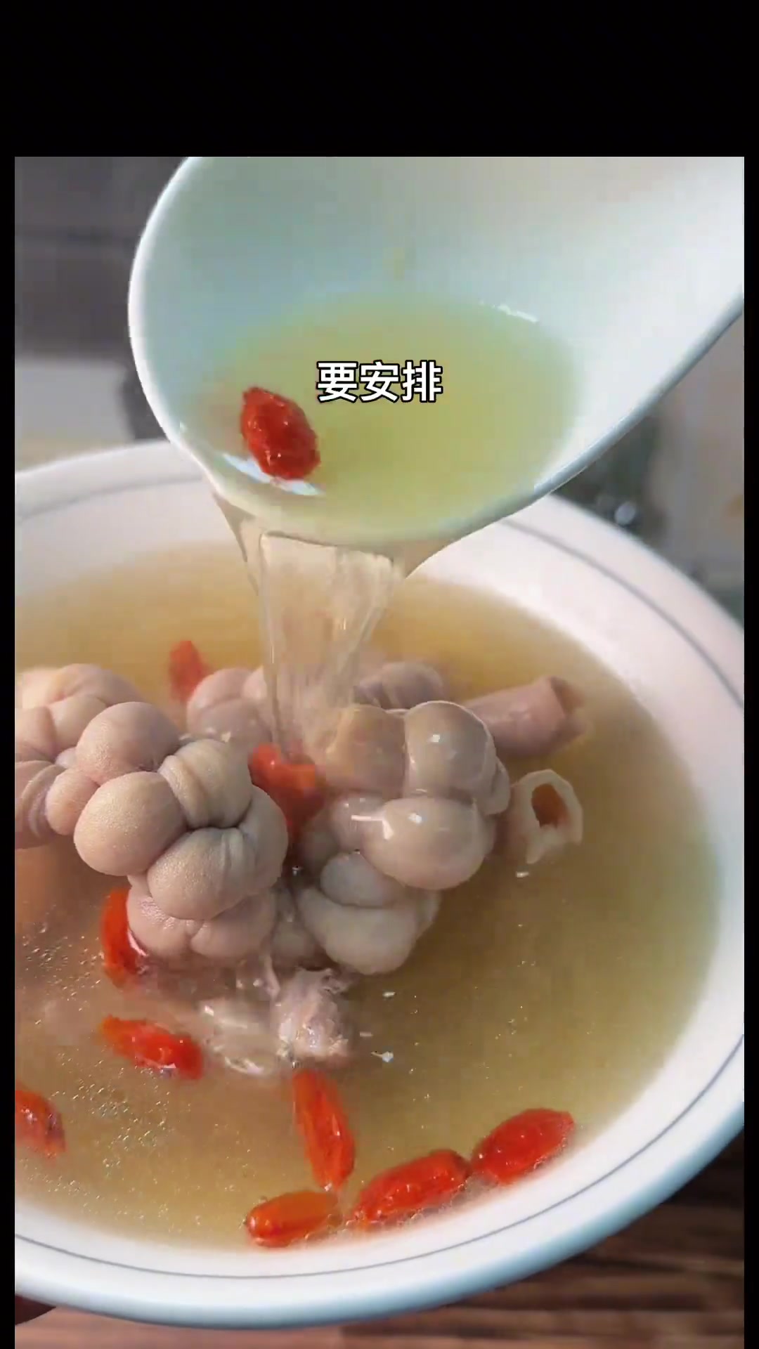 闽南老婆都会煲的汤,小肠排骨汤,这样做法简单清美味